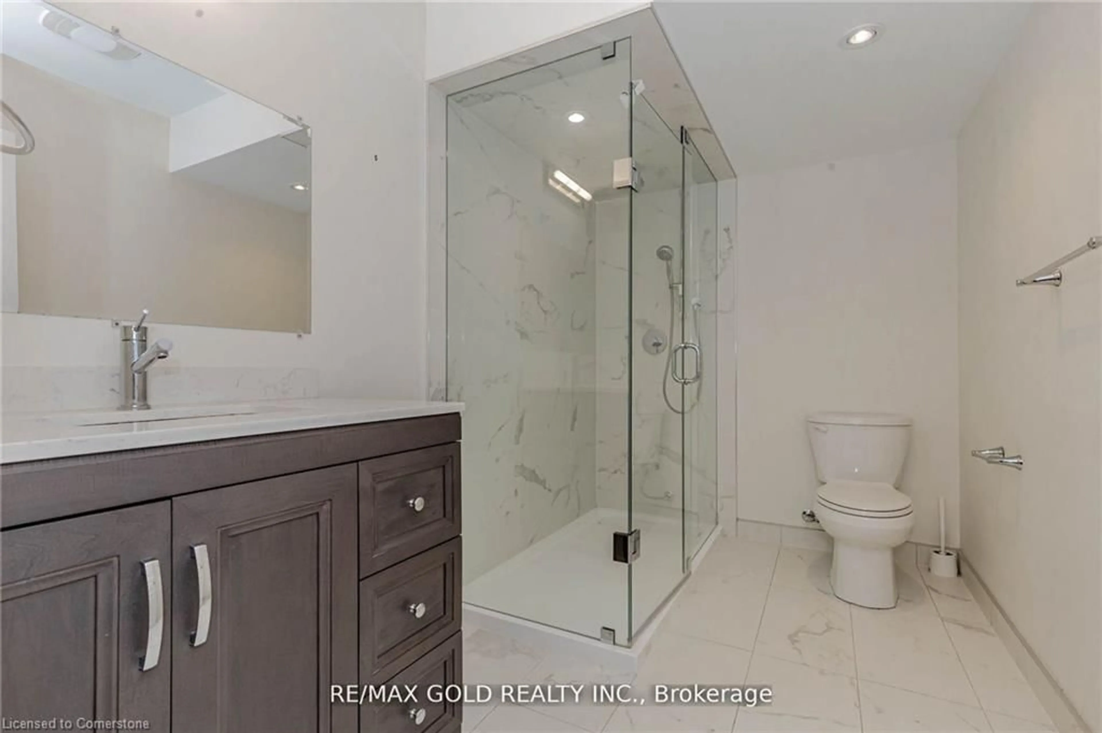 Contemporary bathroom, ceramic floors for 3485 Fourth Line, Oak Heights Ontario L6M 1N8