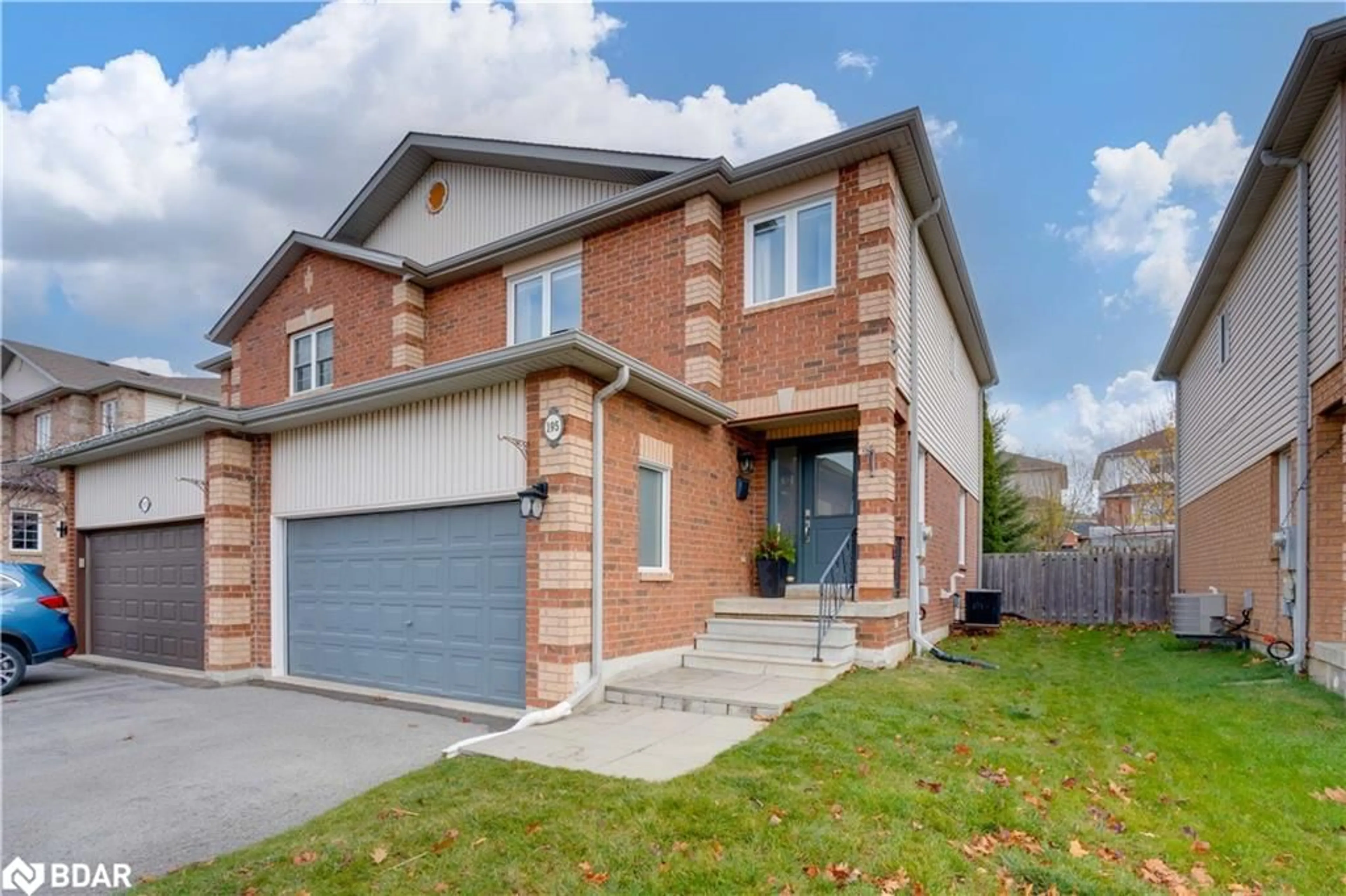 Home with brick exterior material for 195 Professor Day Dr, Bradford Ontario L3Z 3C2