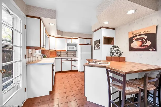 Additional property image - 54 Little John Rd