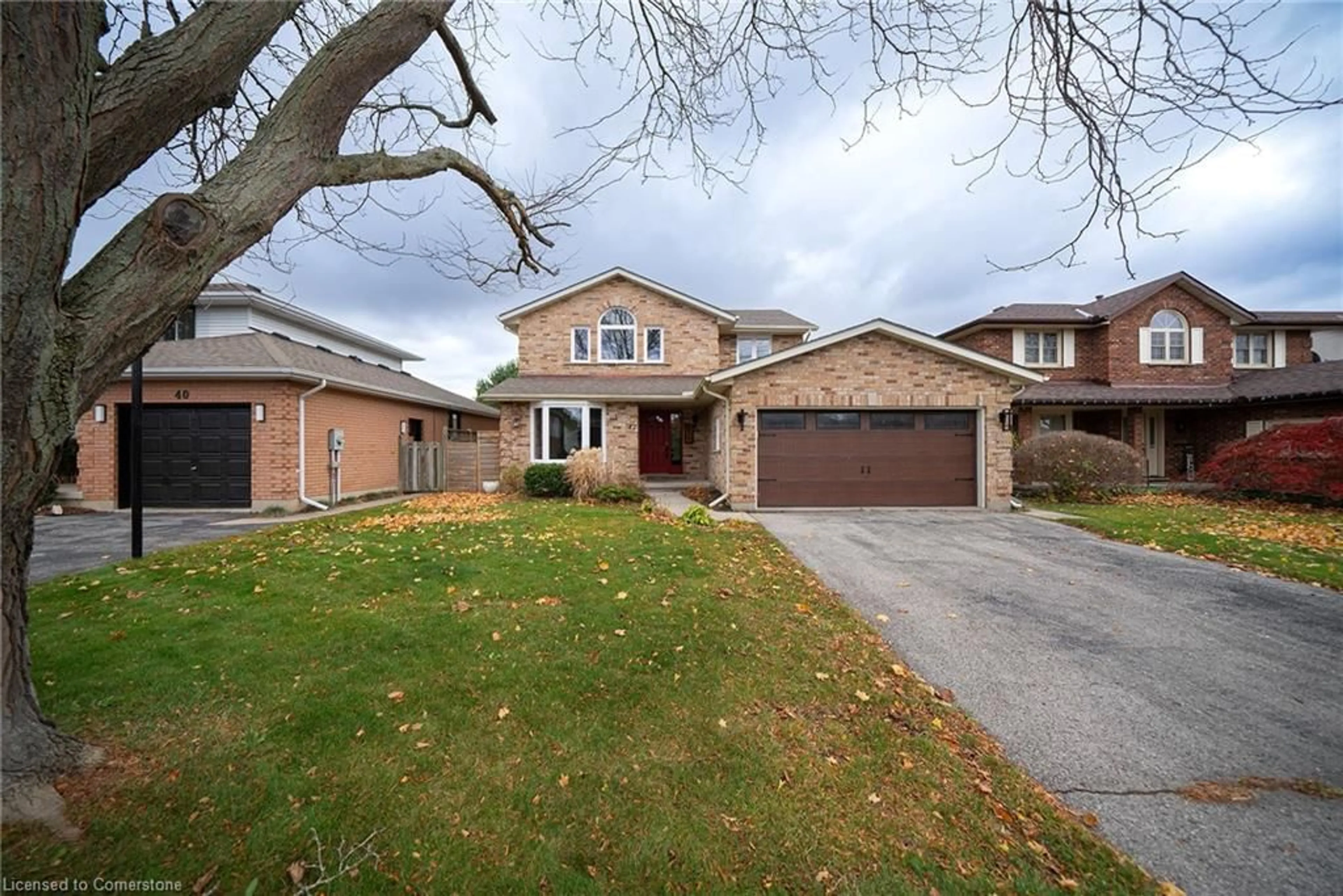 A pic from exterior of the house or condo, the street view for 42 Falls Cres, Simcoe Ontario N3Y 5K5