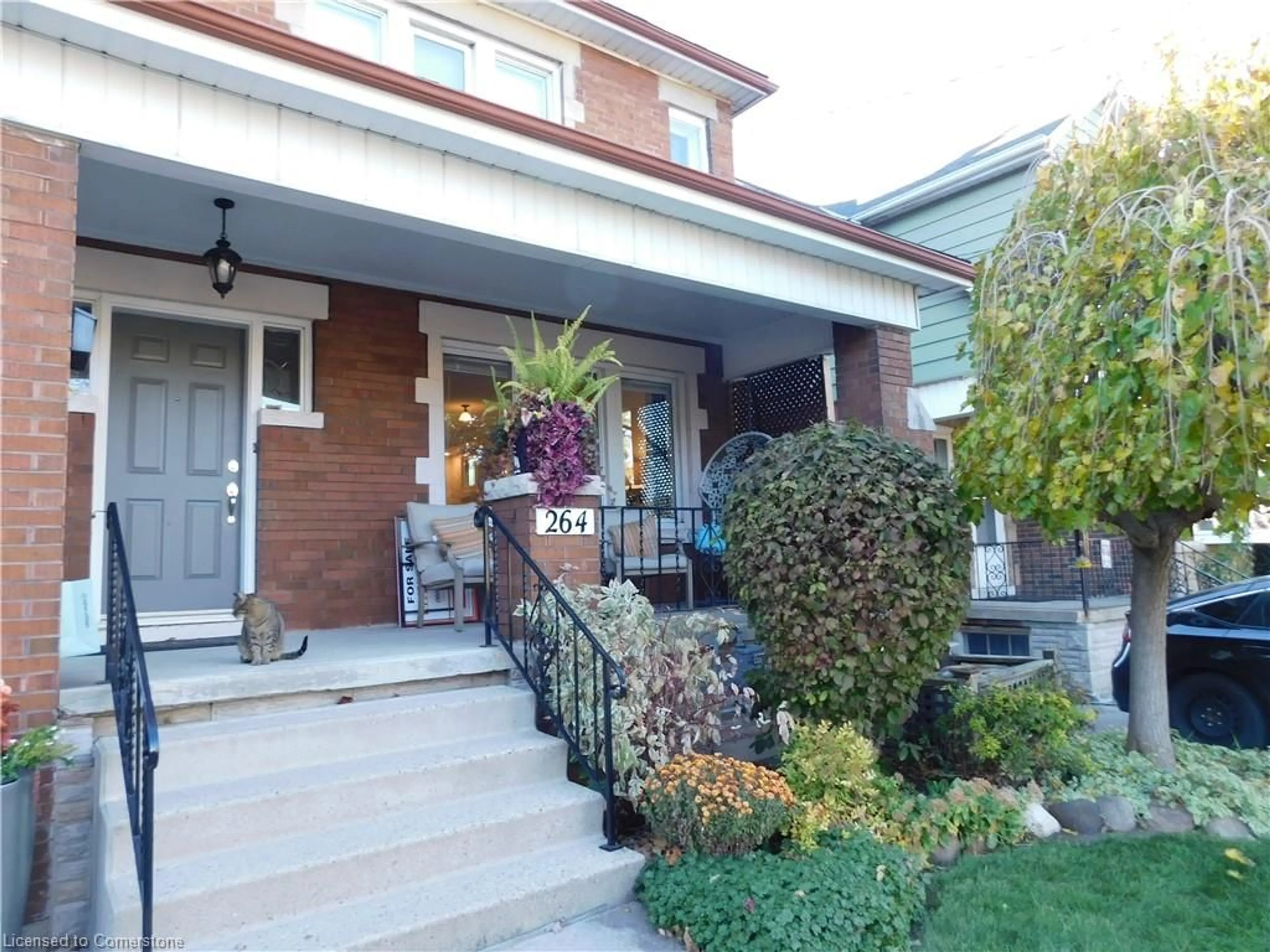 A pic from exterior of the house or condo, the street view for 264 Wexford Ave, Hamilton Ontario L8K 2P3