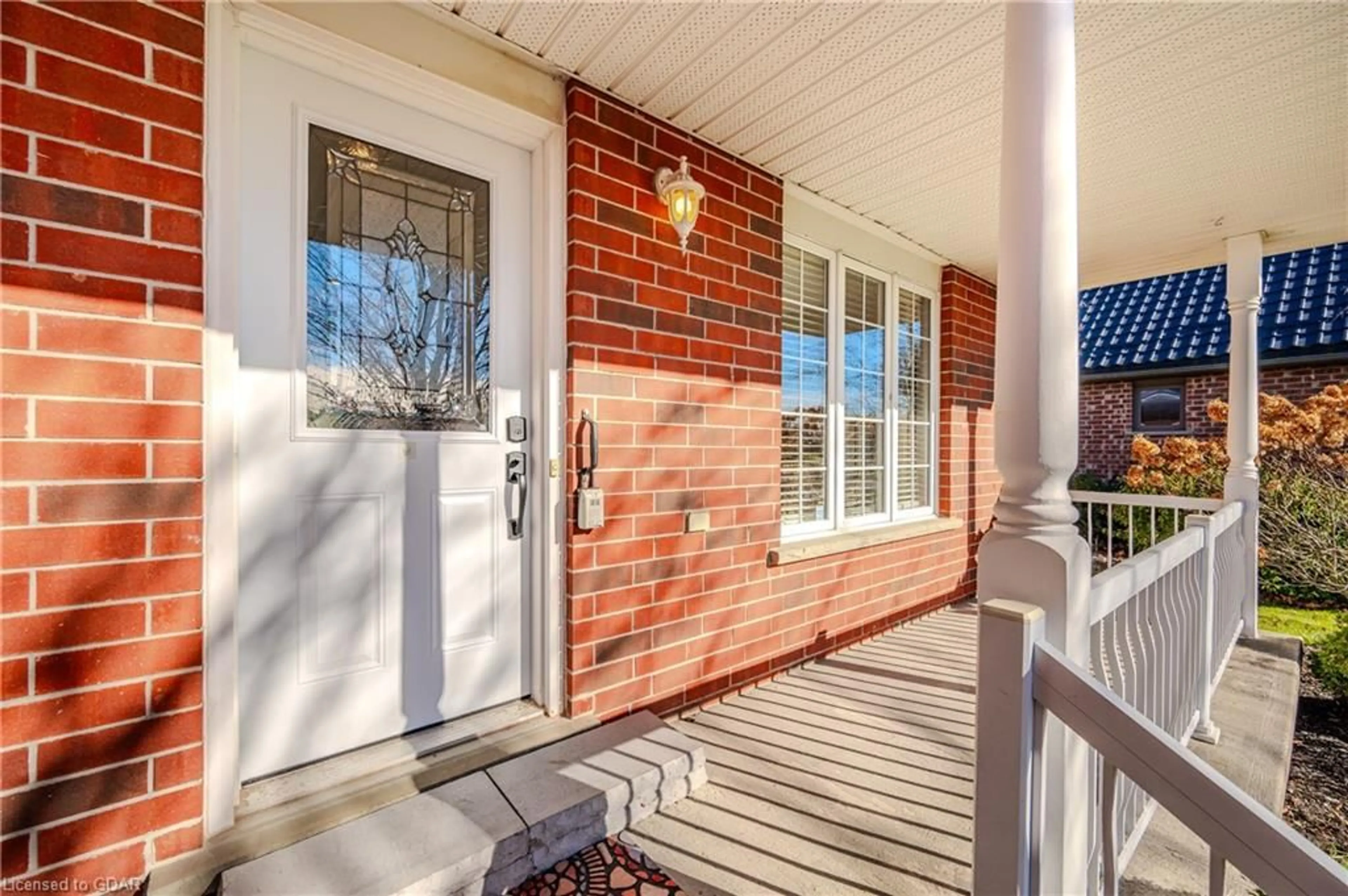 Indoor entryway, wood floors for 71 Cherry Hill Pl, Fergus Ontario N1M 3T9