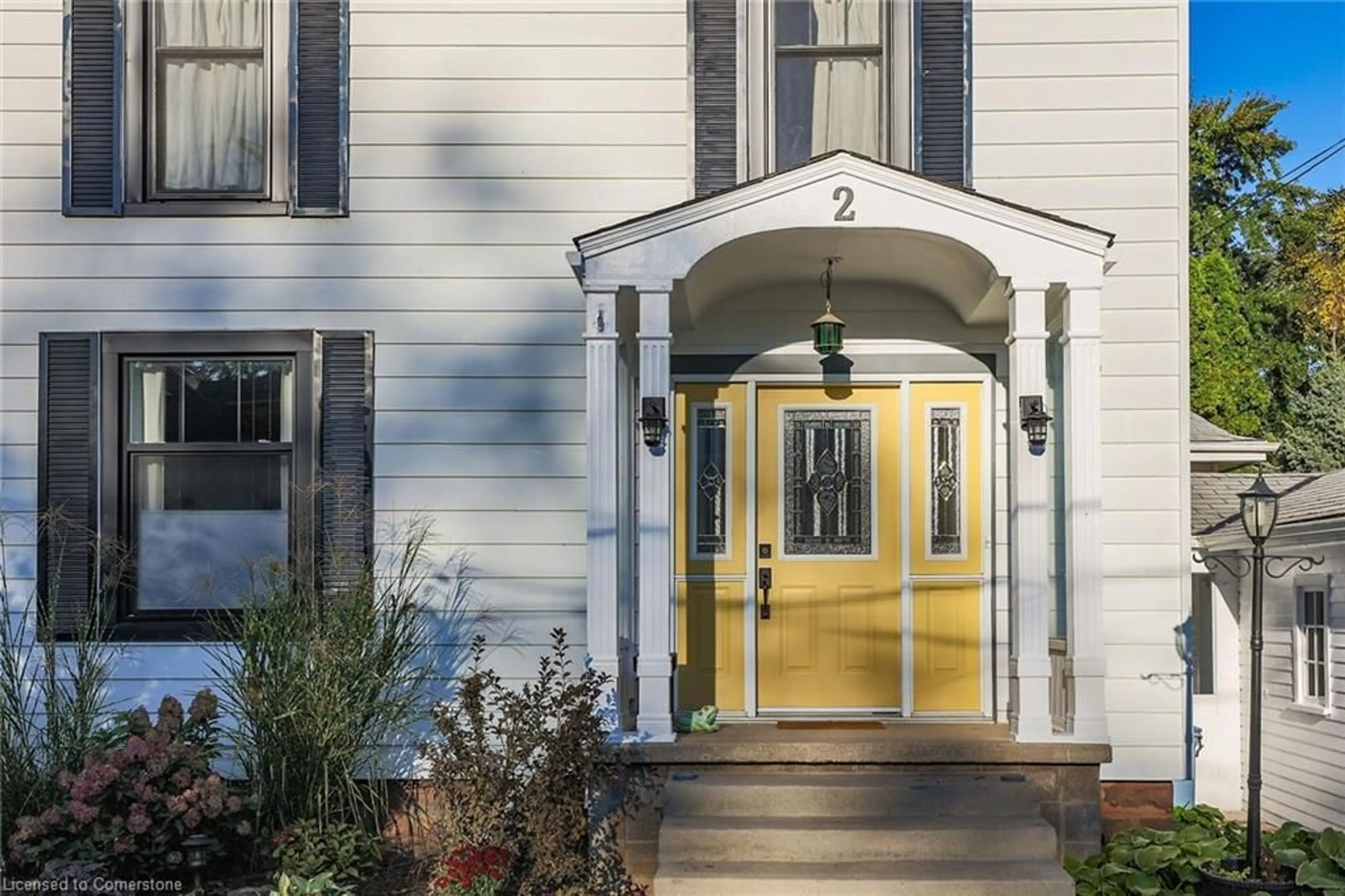 Indoor entryway, wood floors for 2 Kidd Ave, Grimsby Ontario L3M 3S3