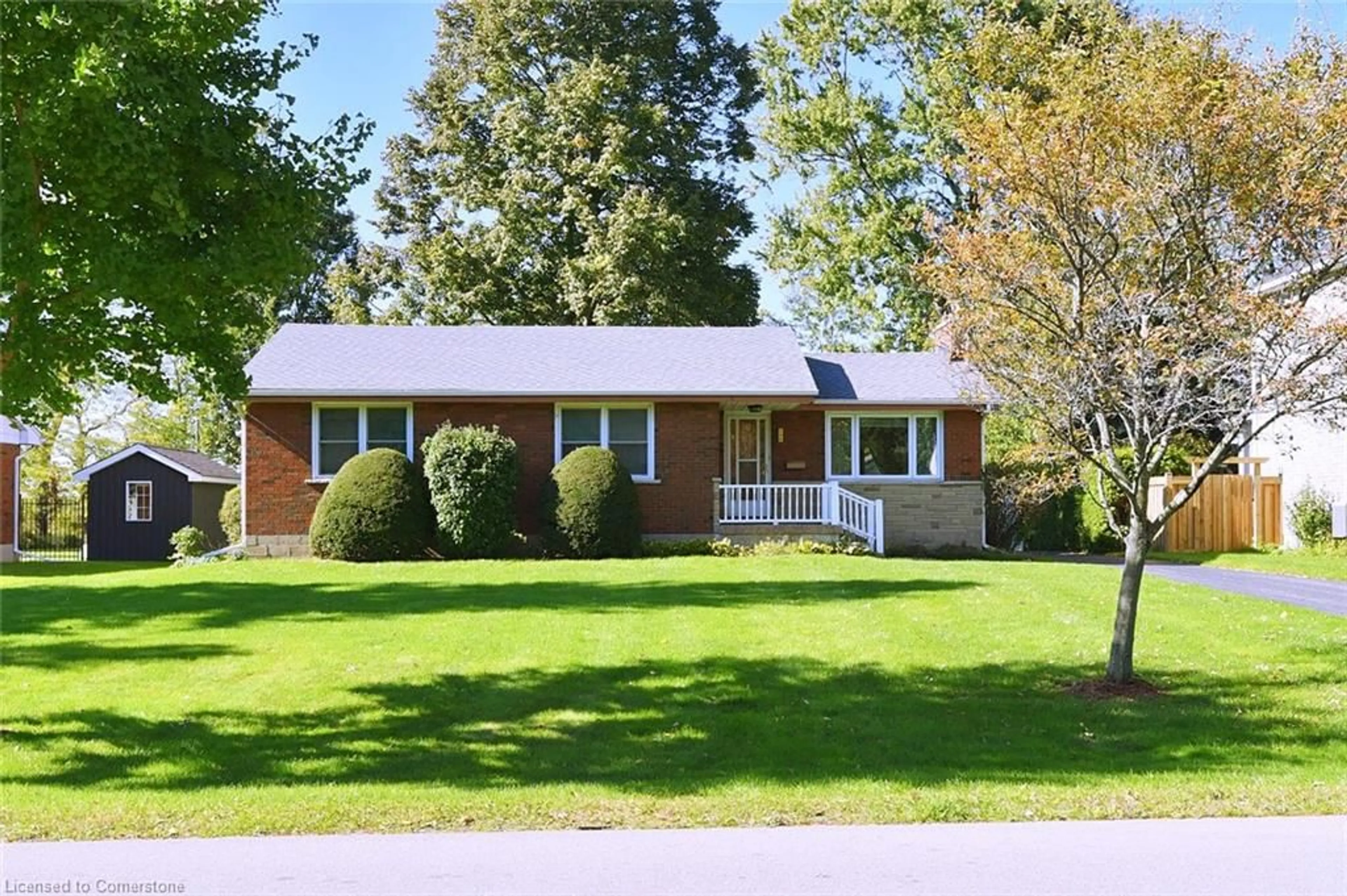 Frontside or backside of a home, cottage for 124 Aldercrest Ave, Hamilton Ontario L9B 1L4