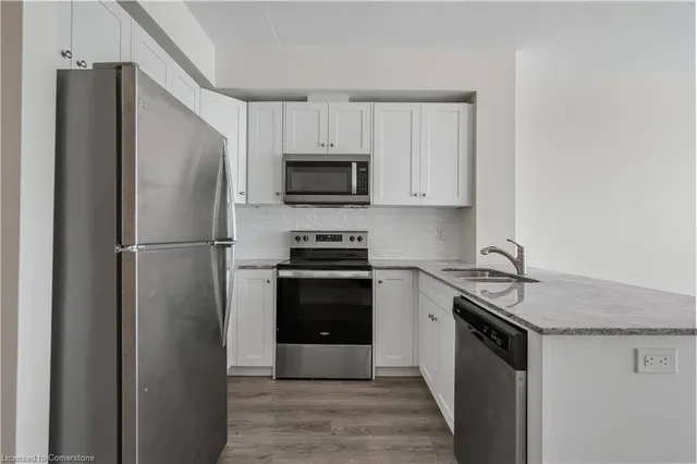 Additional property image - 60 Charles St Unit 807