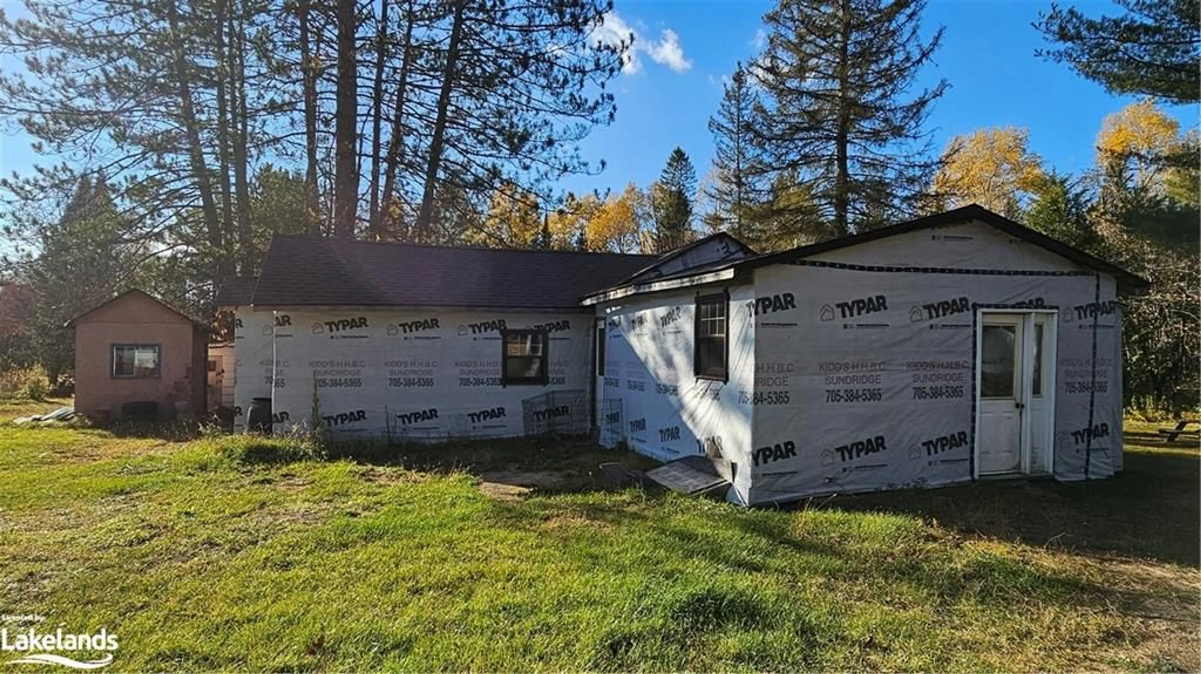 Home with vinyl exterior material for 158 White Pine Dr, South River Ontario P0A 1X0