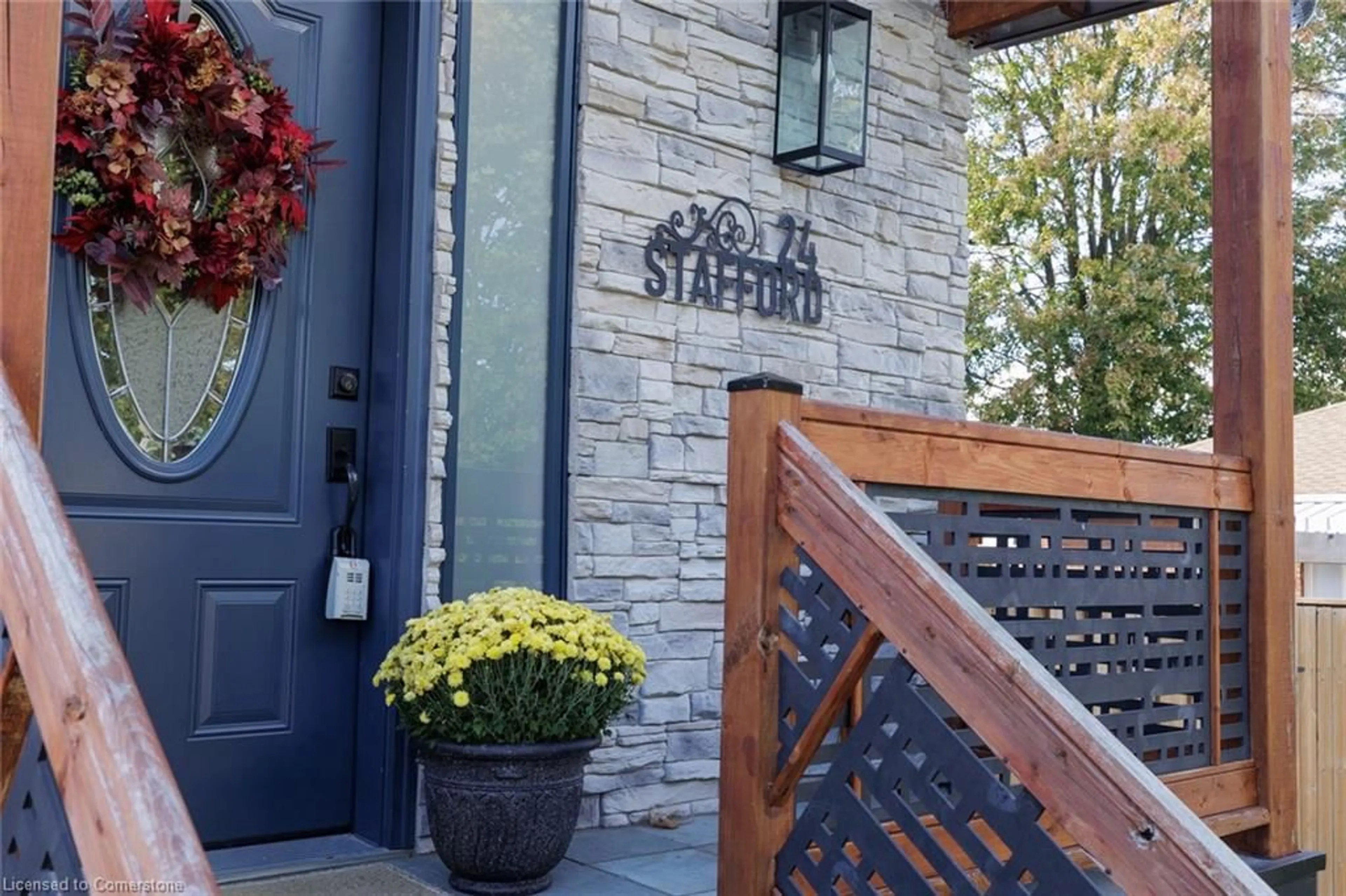 Indoor entryway, wood floors for 24 Stafford St, Woodstock Ontario N4S 3Z6