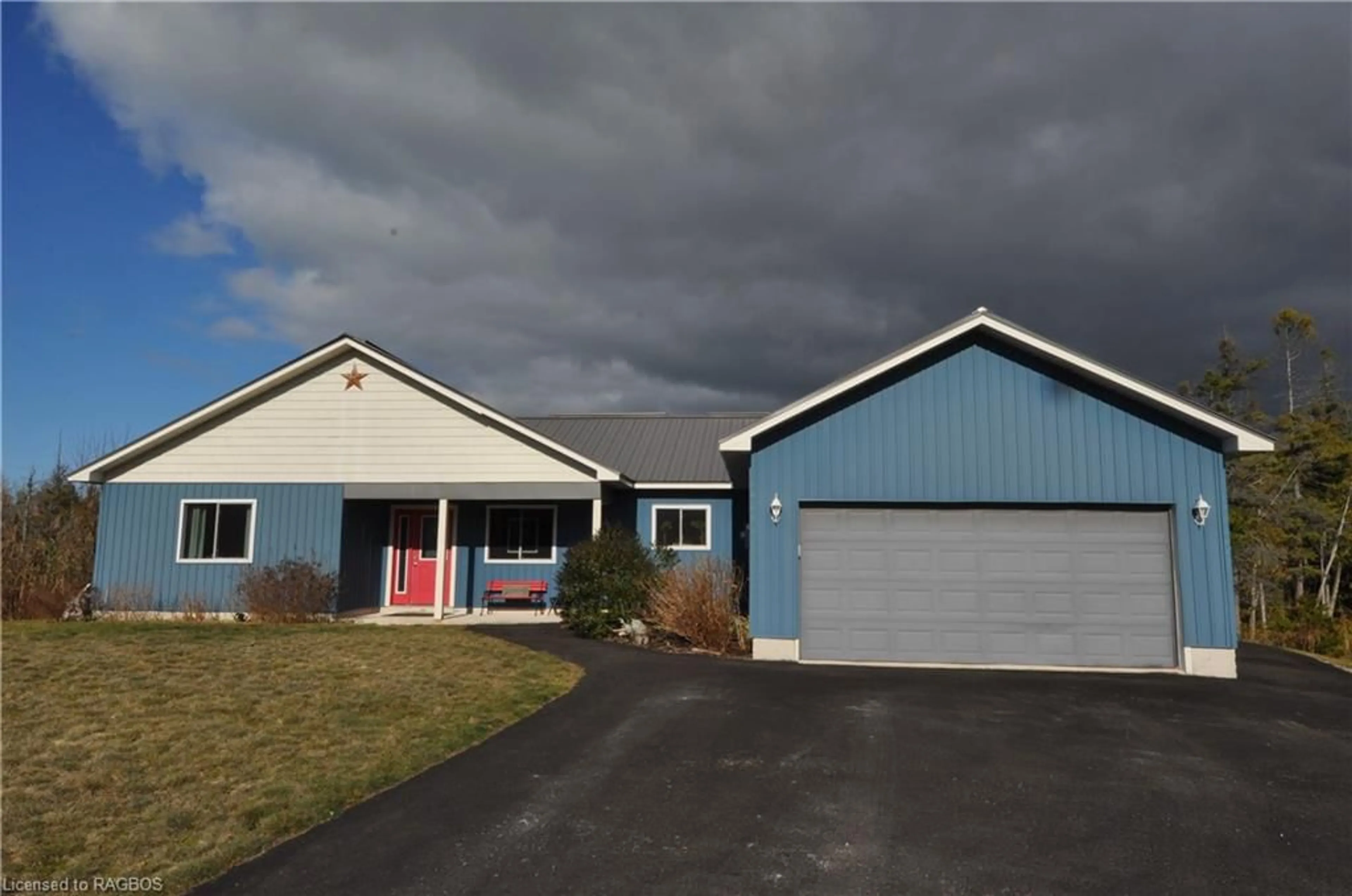 Frontside or backside of a home, the street view for 1 Williamson Pl, South Bruce Peninsula Ontario N0H 2T0