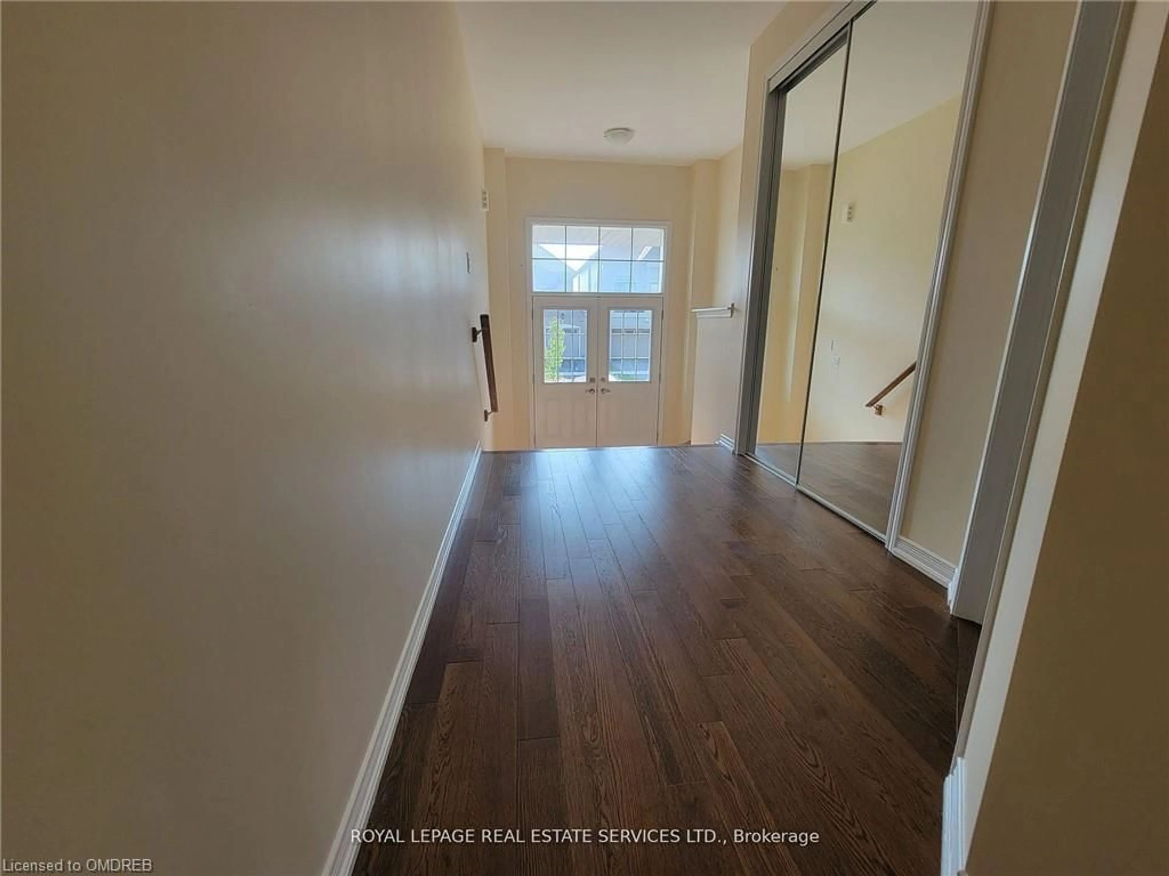 Indoor entryway, wood floors for 7989 Odell Cres, Niagara Falls Ontario L2H 3R7