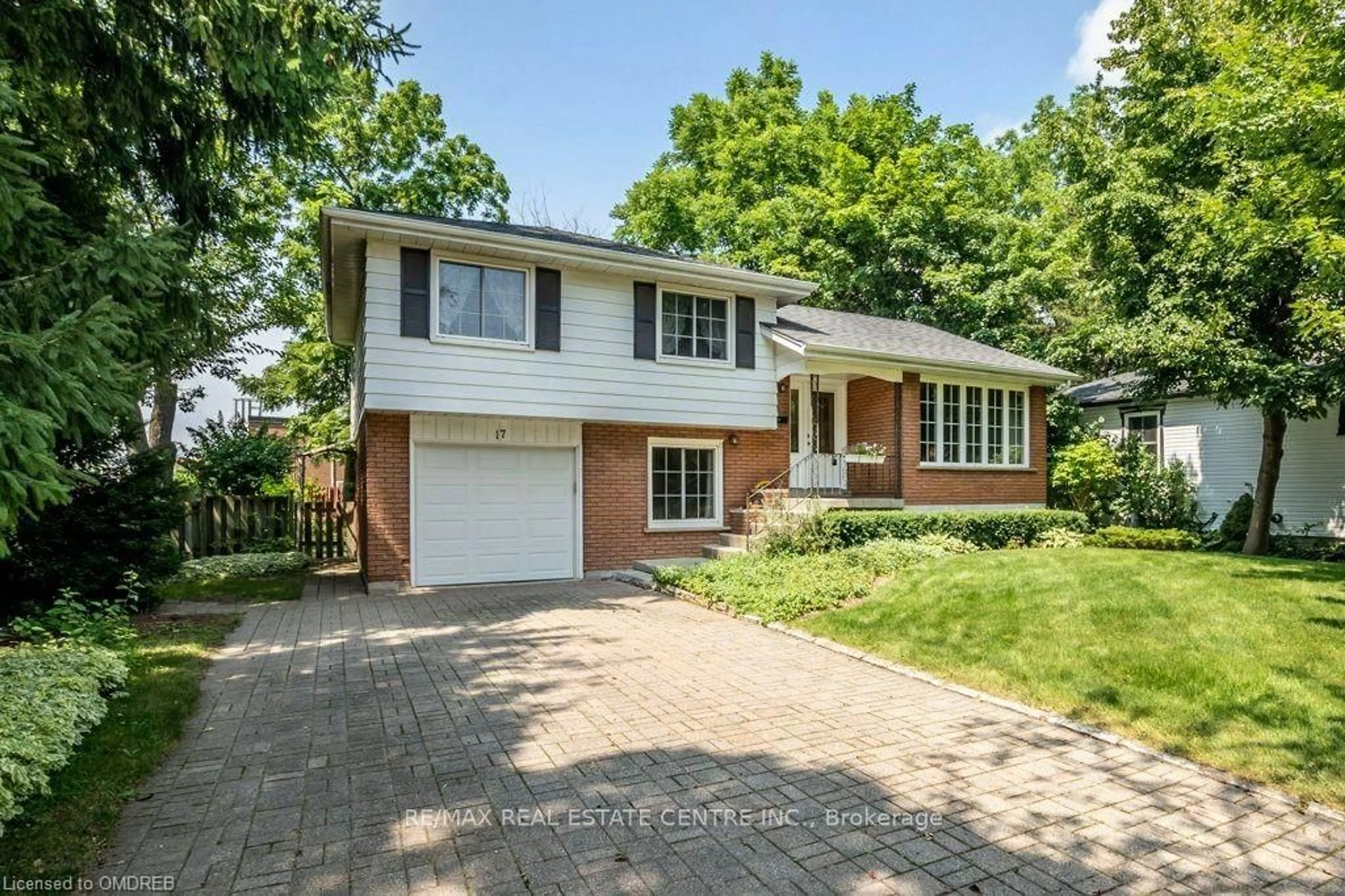 Home with brick exterior material for 17 Mary St, Milton Ontario L9T 1L6