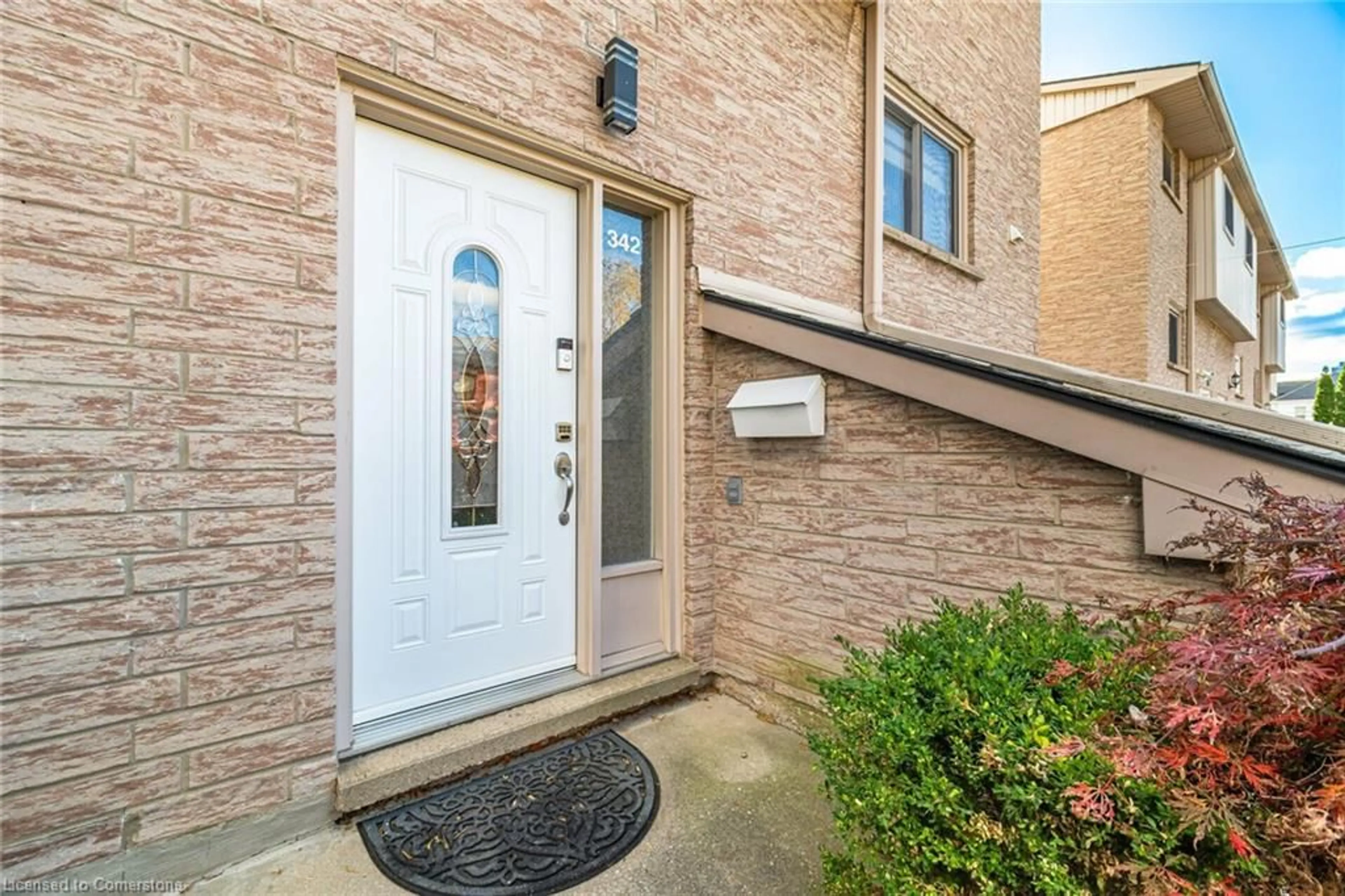 Indoor entryway, ceramic floors for 342 Catharine St, Hamilton Ontario L8L 8A1