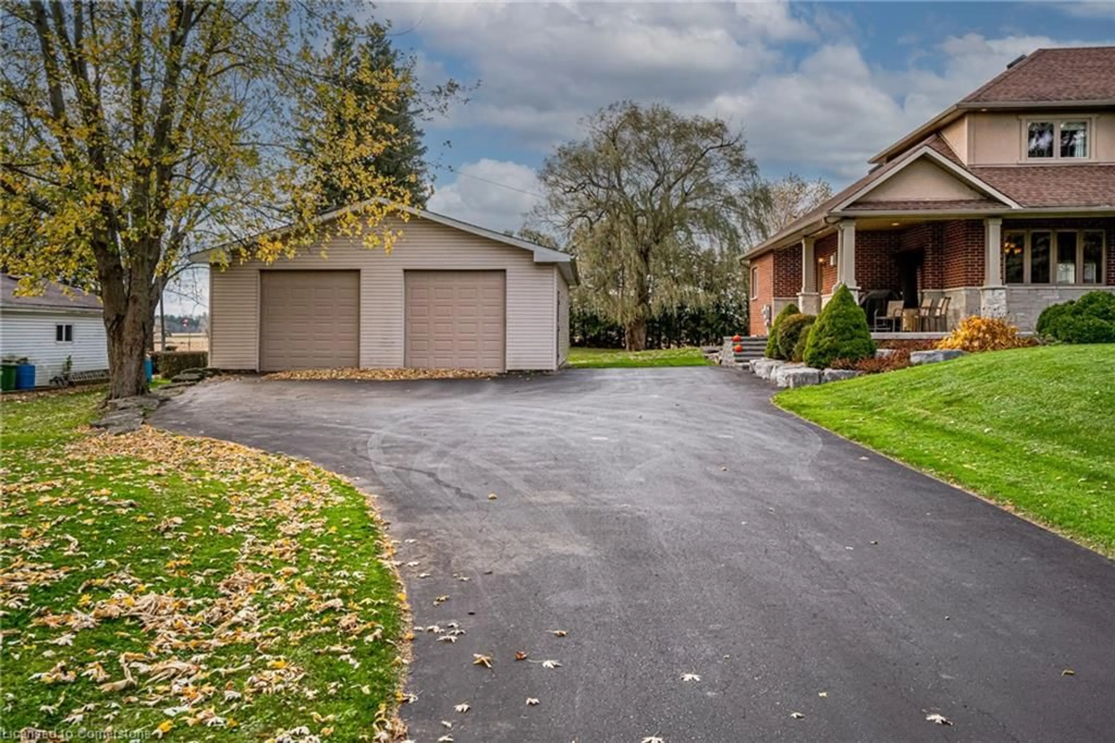 A pic from exterior of the house or condo, the street view for 108 Sunnyridge Rd, Ancaster Ontario L0R 1R0