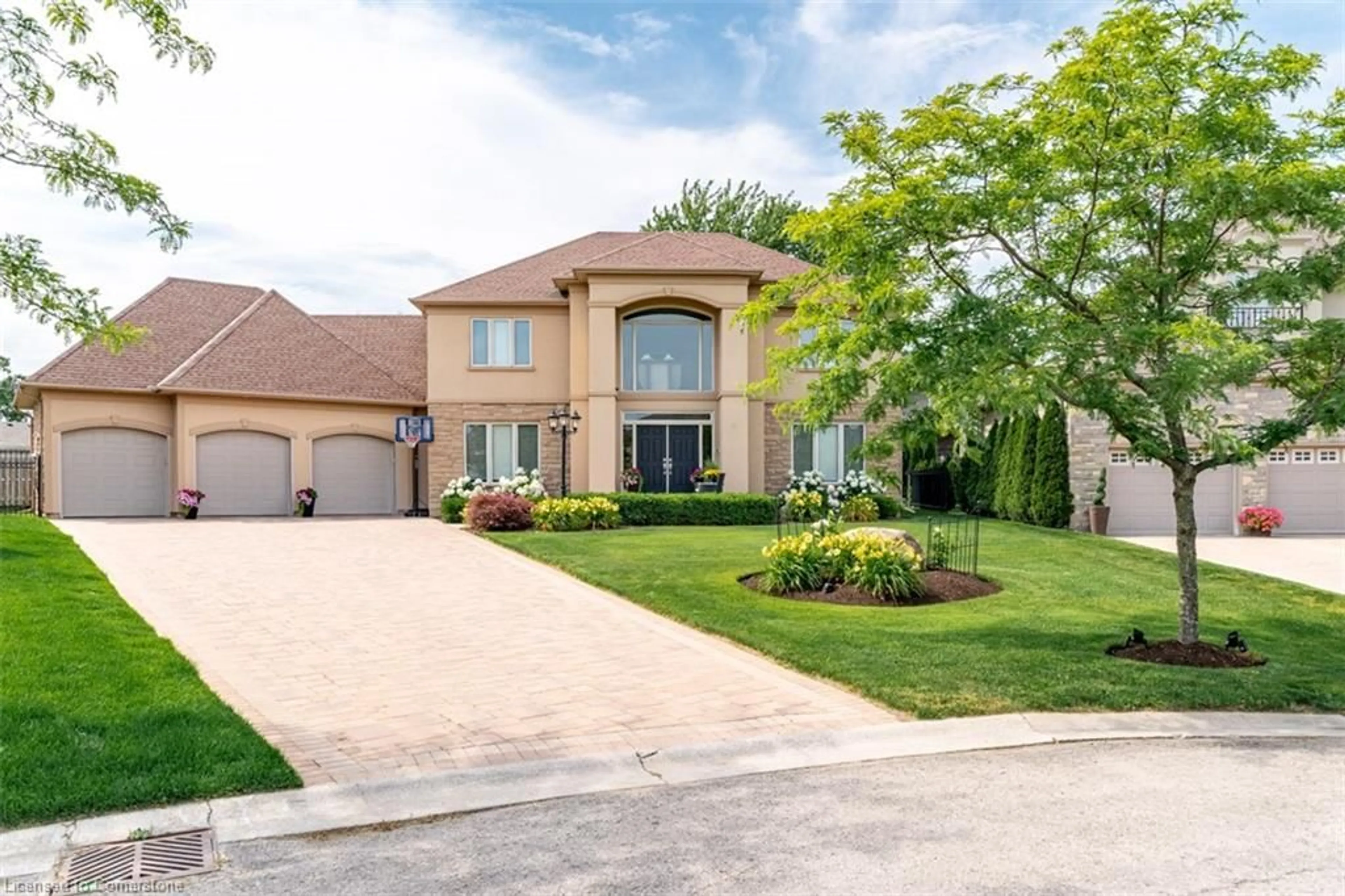 Frontside or backside of a home, the street view for 8881 Joseph Crt, Niagara Falls Ontario L2H 3P1