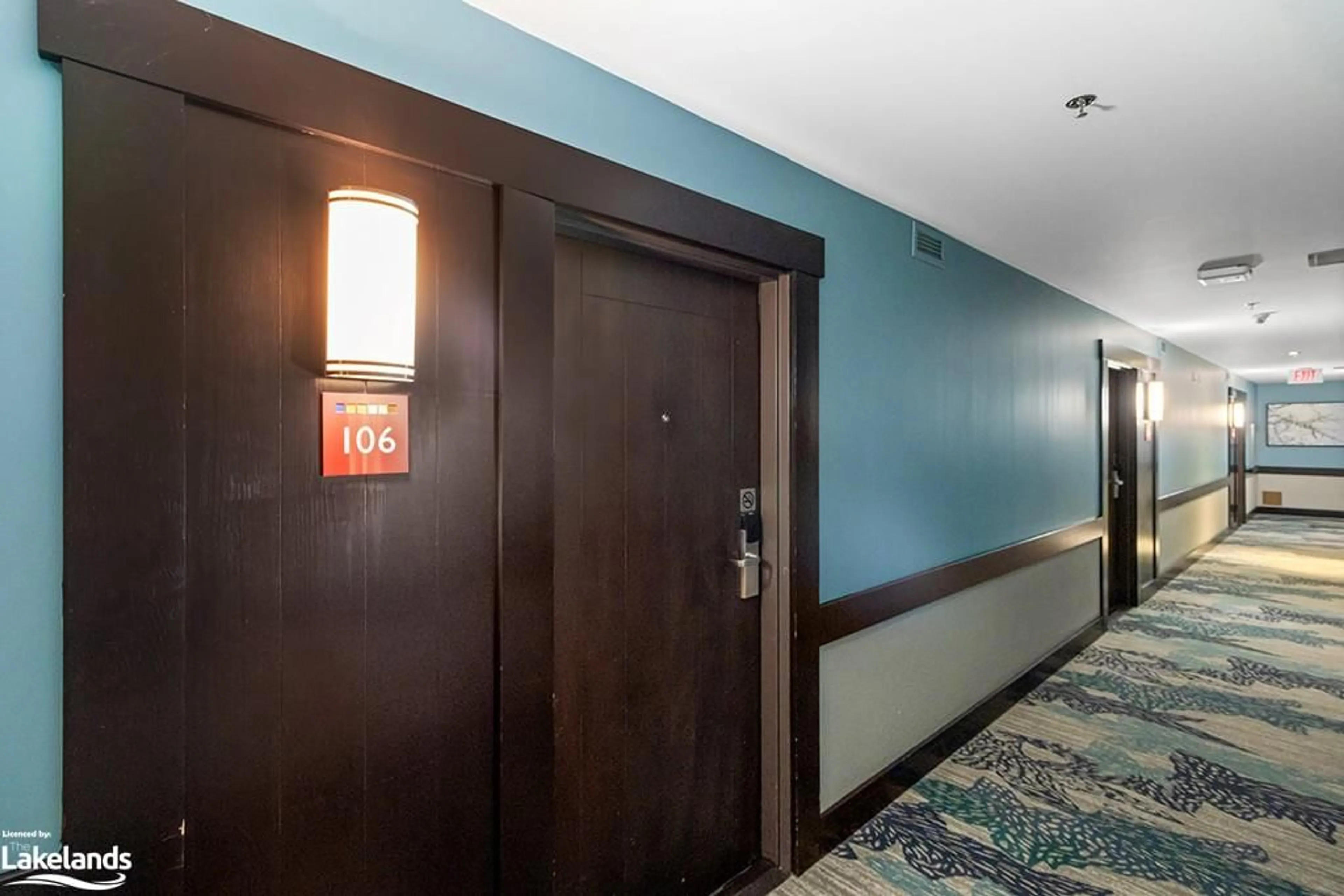 Indoor foyer, wood floors for 190 Jozo Weider Blvd #106, The Blue Mountains Ontario L9Y 0V2