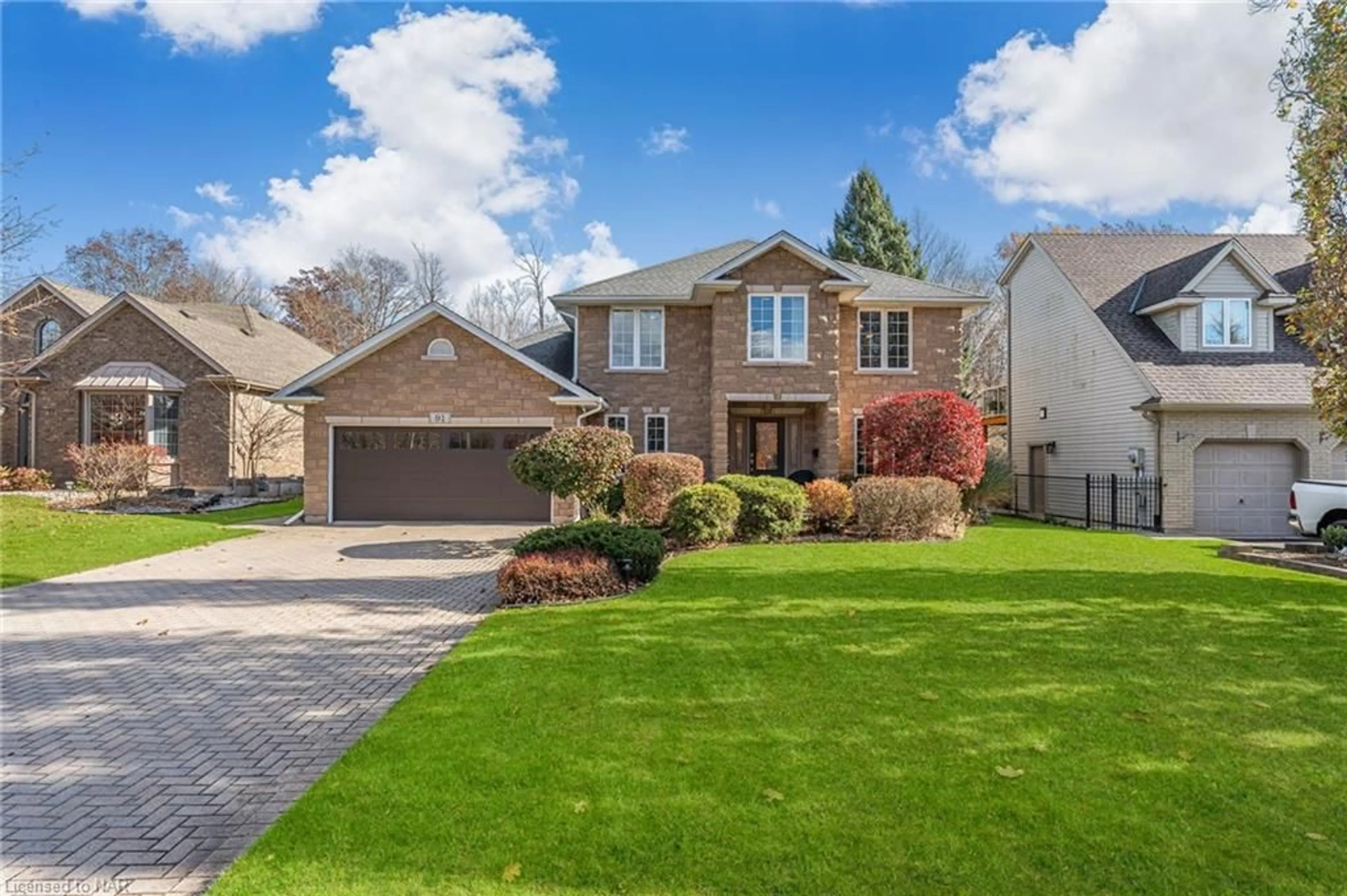 Frontside or backside of a home, the street view for 91 Kunda Park Blvd, Fonthill Ontario L0S 1E7