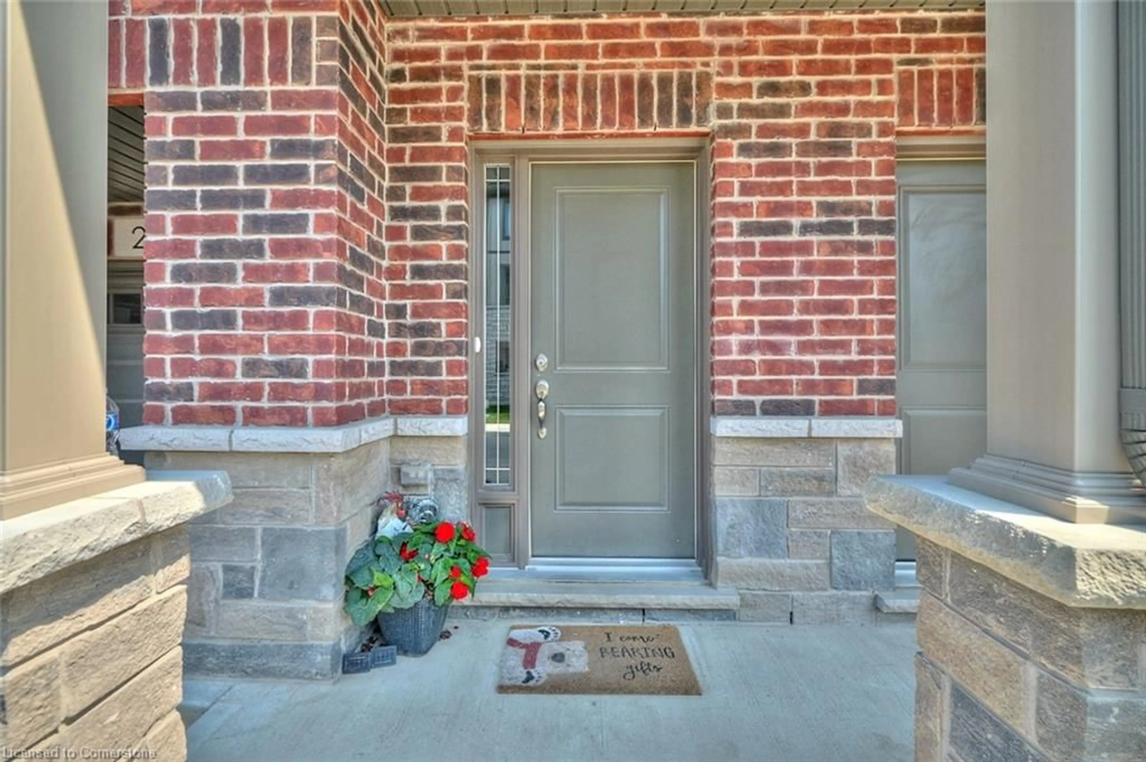 Home with brick exterior material for 19 Picardy Dr #2, Stoney Creek Ontario L8J 2T7