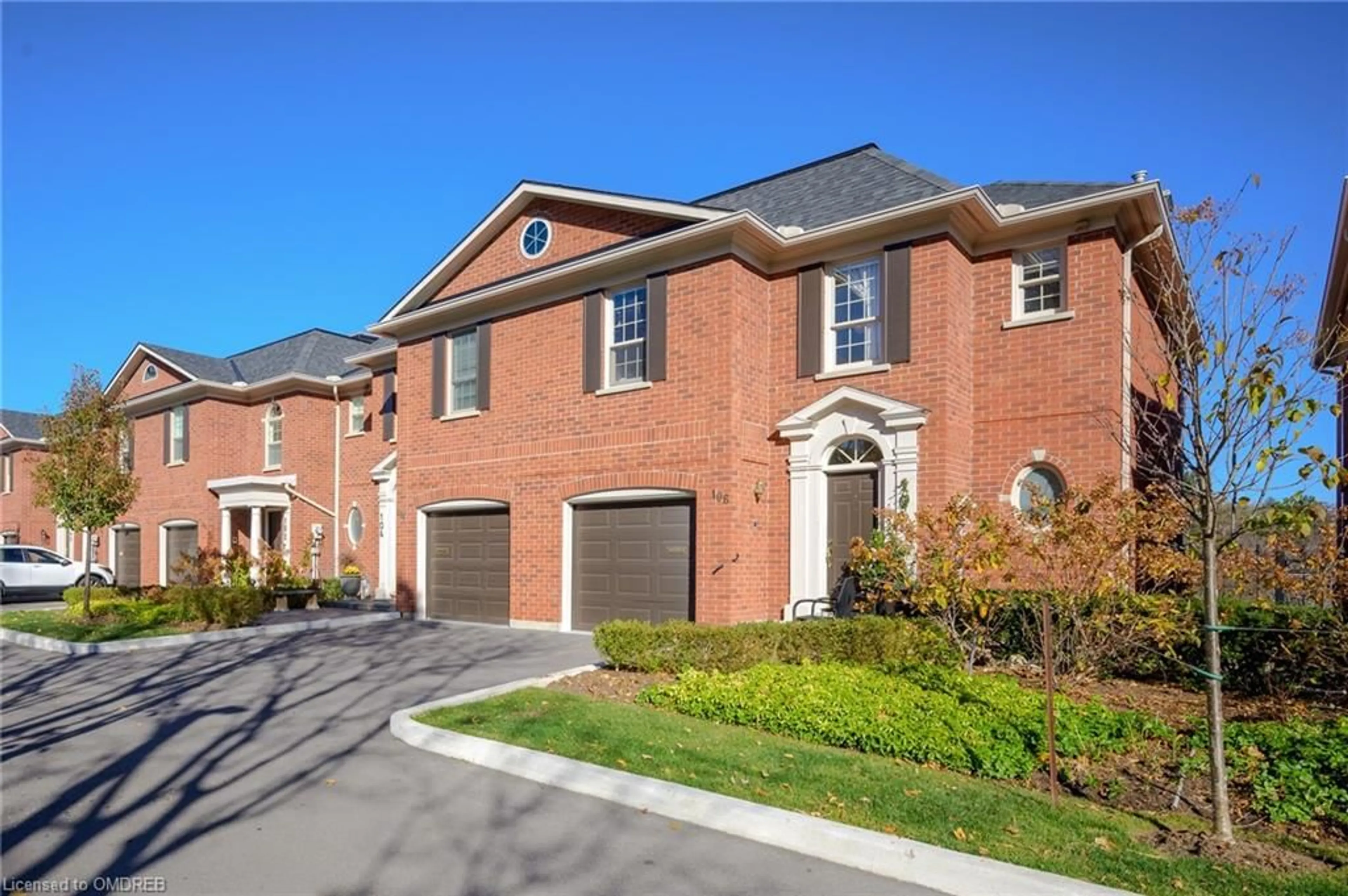 Home with brick exterior material for 106 Fairwood Pl, Burlington Ontario L7T 4B6