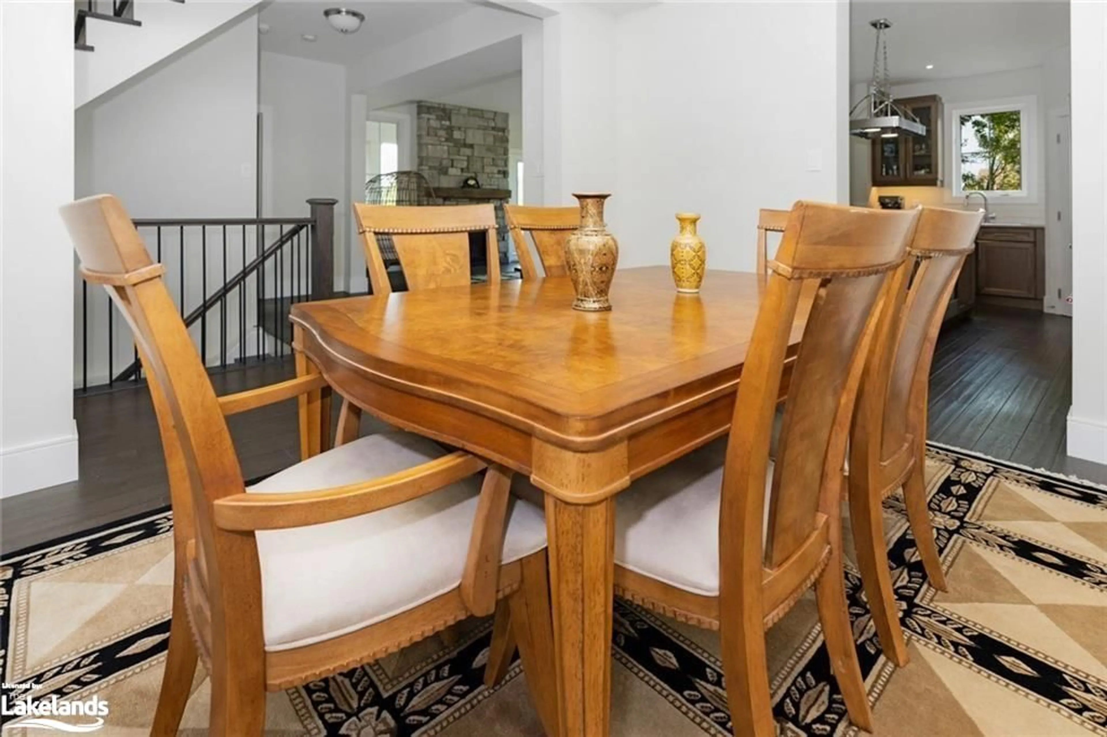 Dining room, wood floors, cottage for 364 Yellow Birch Cres, The Blue Mountains Ontario L9Y 0Y5