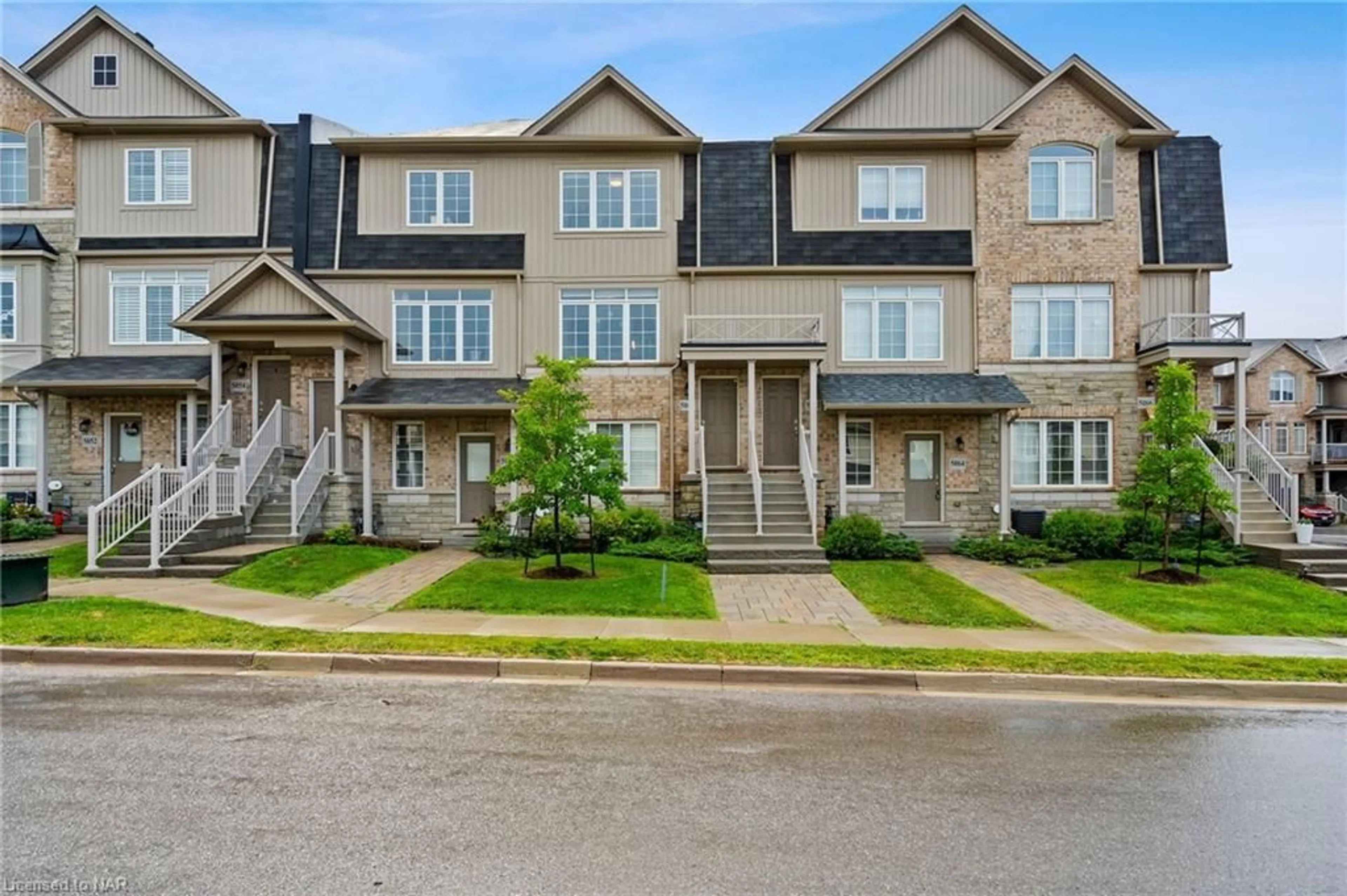 A pic from exterior of the house or condo, the street view for 5060 Serena Drive Dr, Lincoln Ontario L0R 1B2