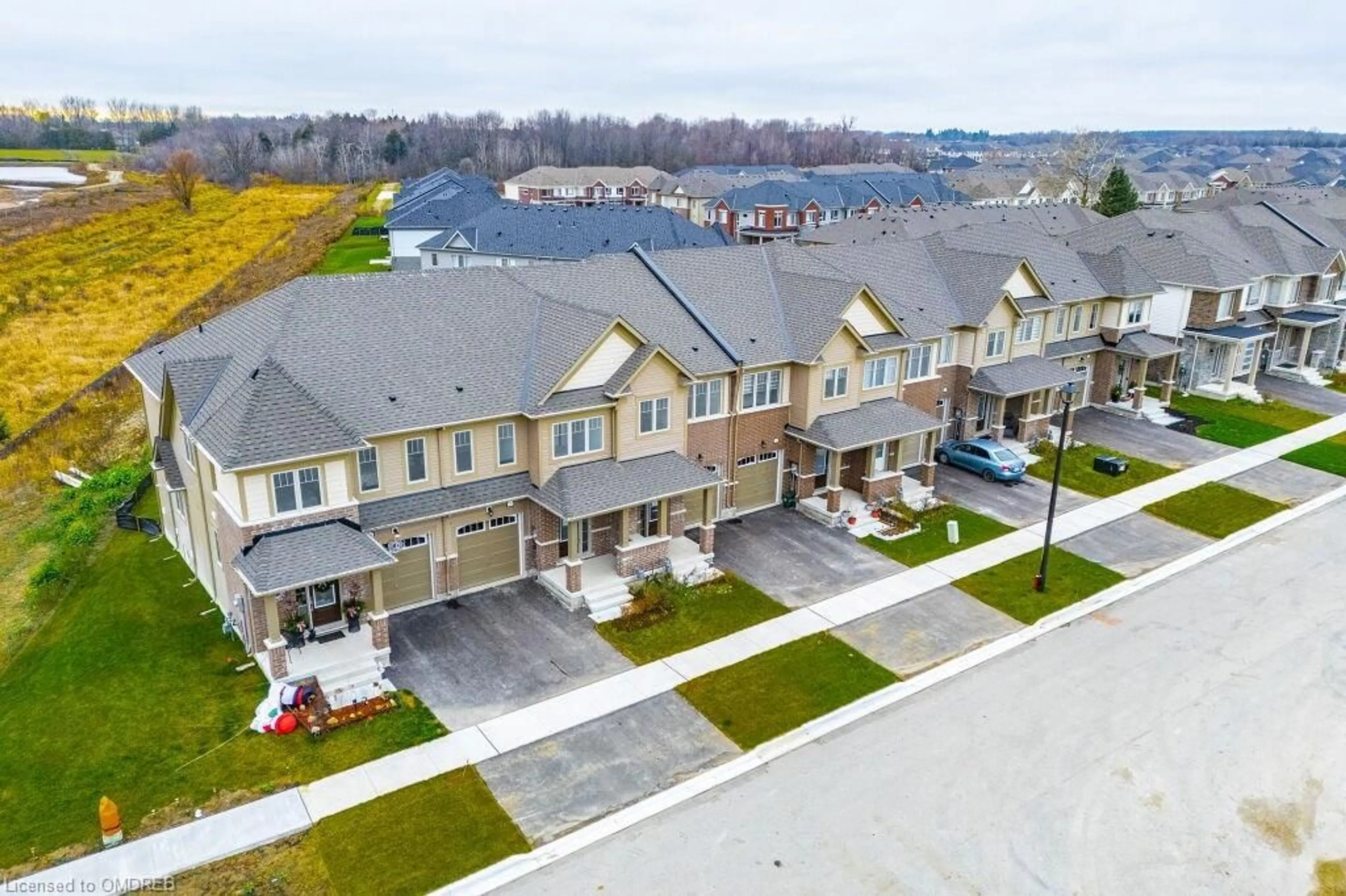 A pic from exterior of the house or condo, the street view for 251 Farley Road South Rd, Fergus Ontario N1M 0J2