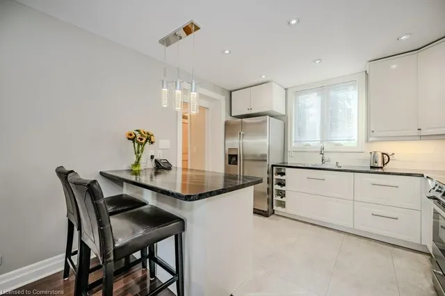 Additional property image - 2 Chedoke Ave