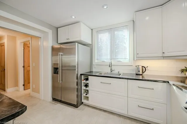 Additional property image - 2 Chedoke Ave