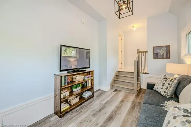 Additional property image - 2 Chedoke Ave