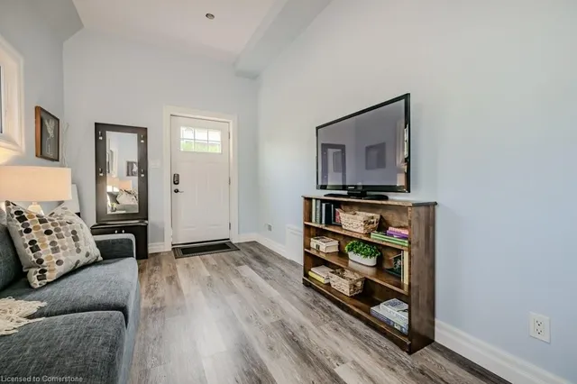 Additional property image - 2 Chedoke Ave