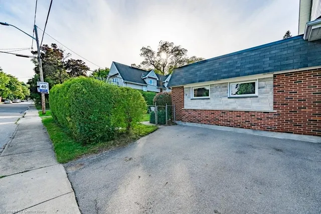 Additional property image - 2 Chedoke Ave