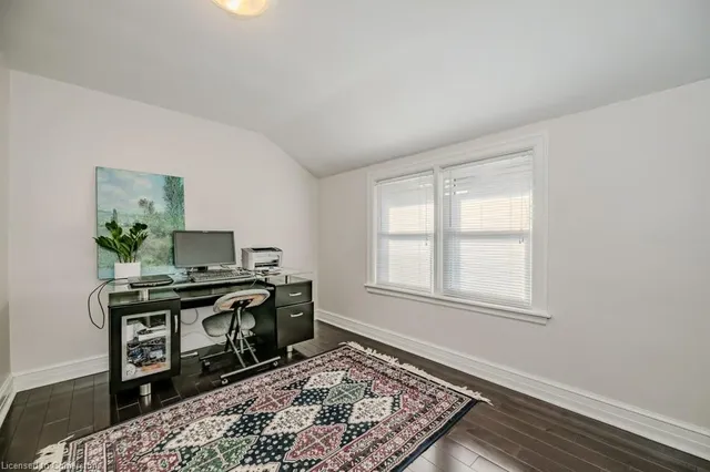 Additional property image - 2 Chedoke Ave