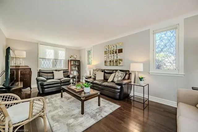 Additional property image - 2 Chedoke Ave