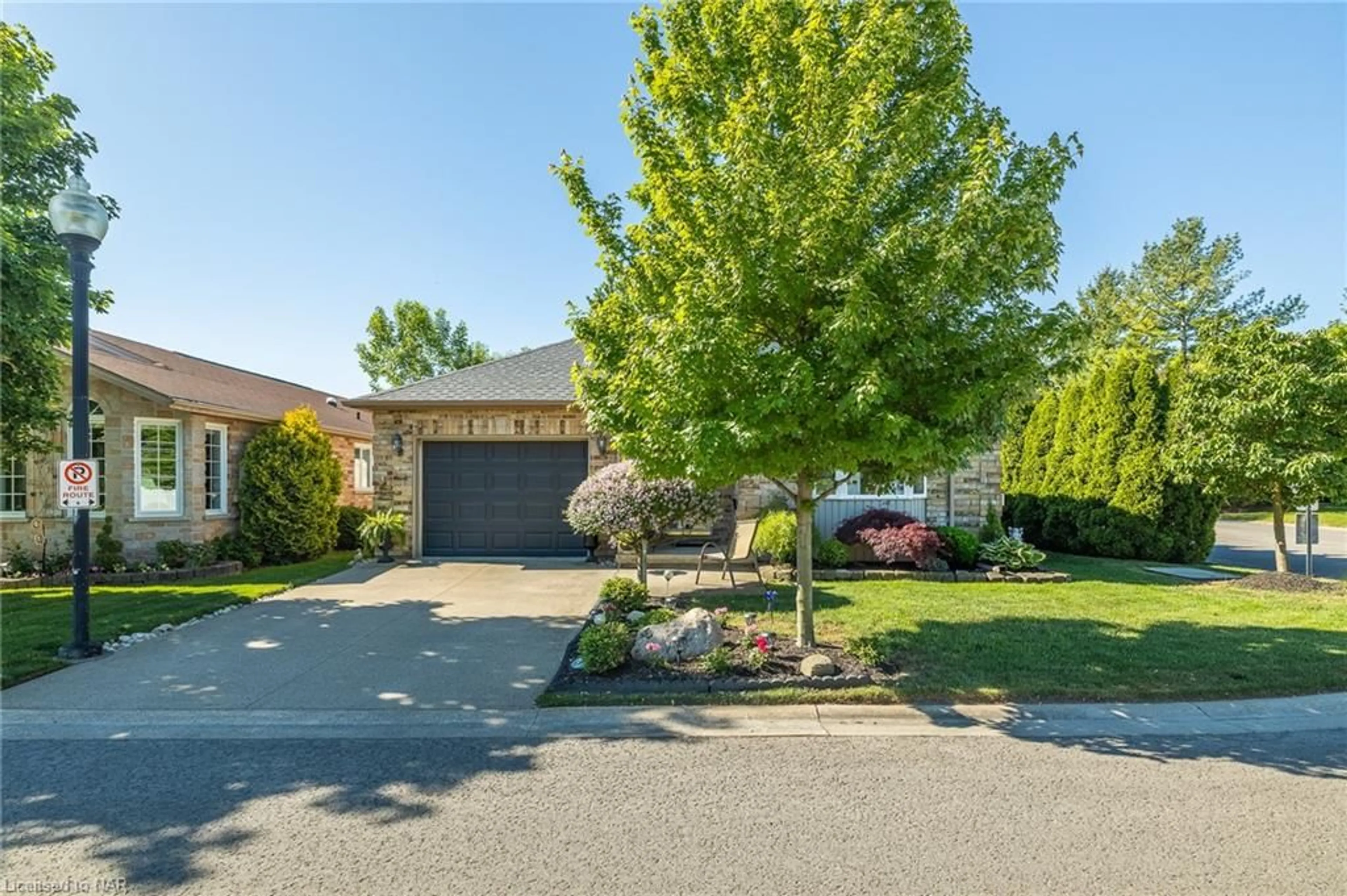 Frontside or backside of a home, the street view for 3910 Durban Lane, Vineland Ontario L0R 2C0