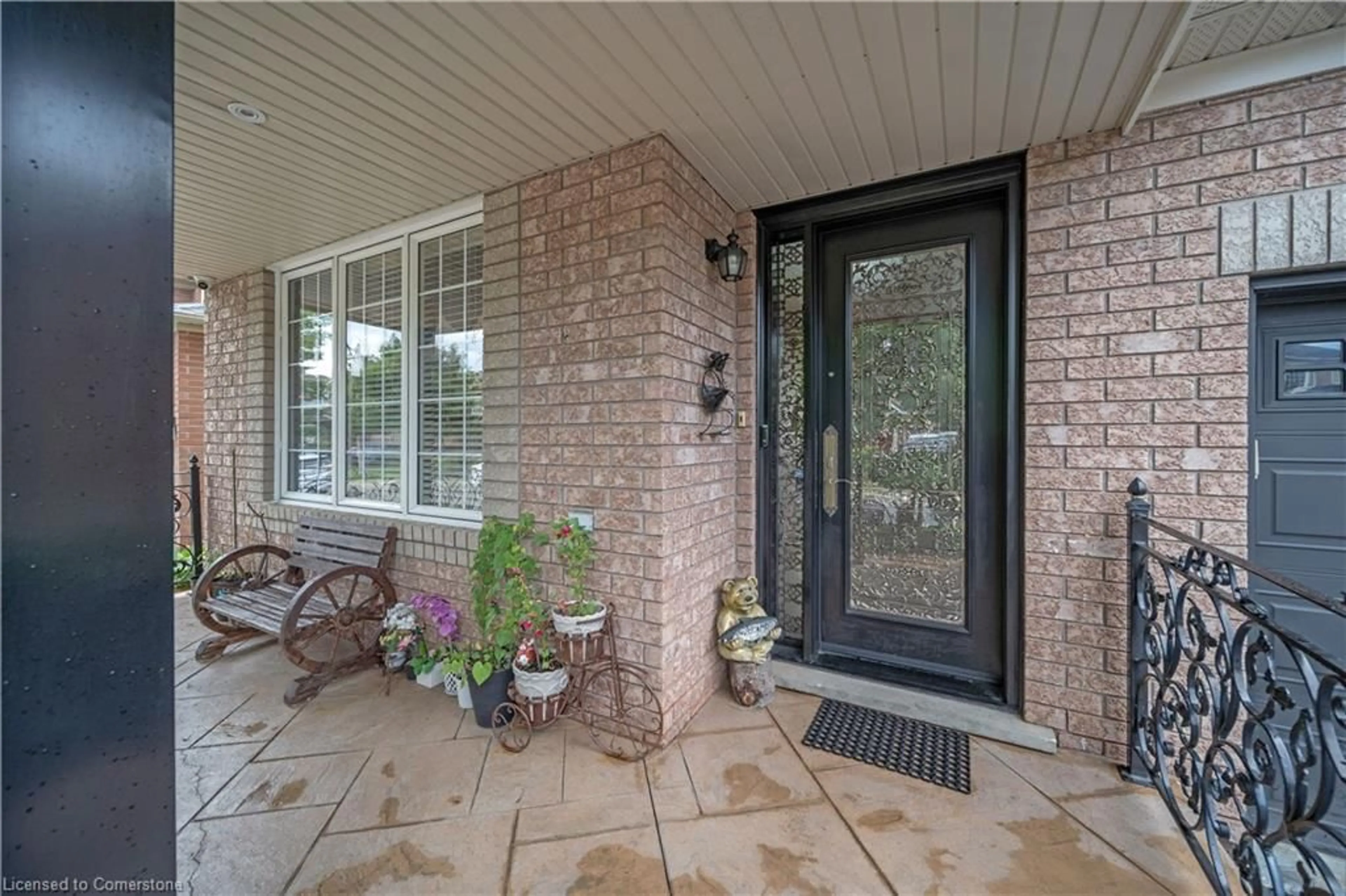 Indoor entryway, ceramic floors for 147 Whitwell Dr, Brampton Ontario L6P 1L2