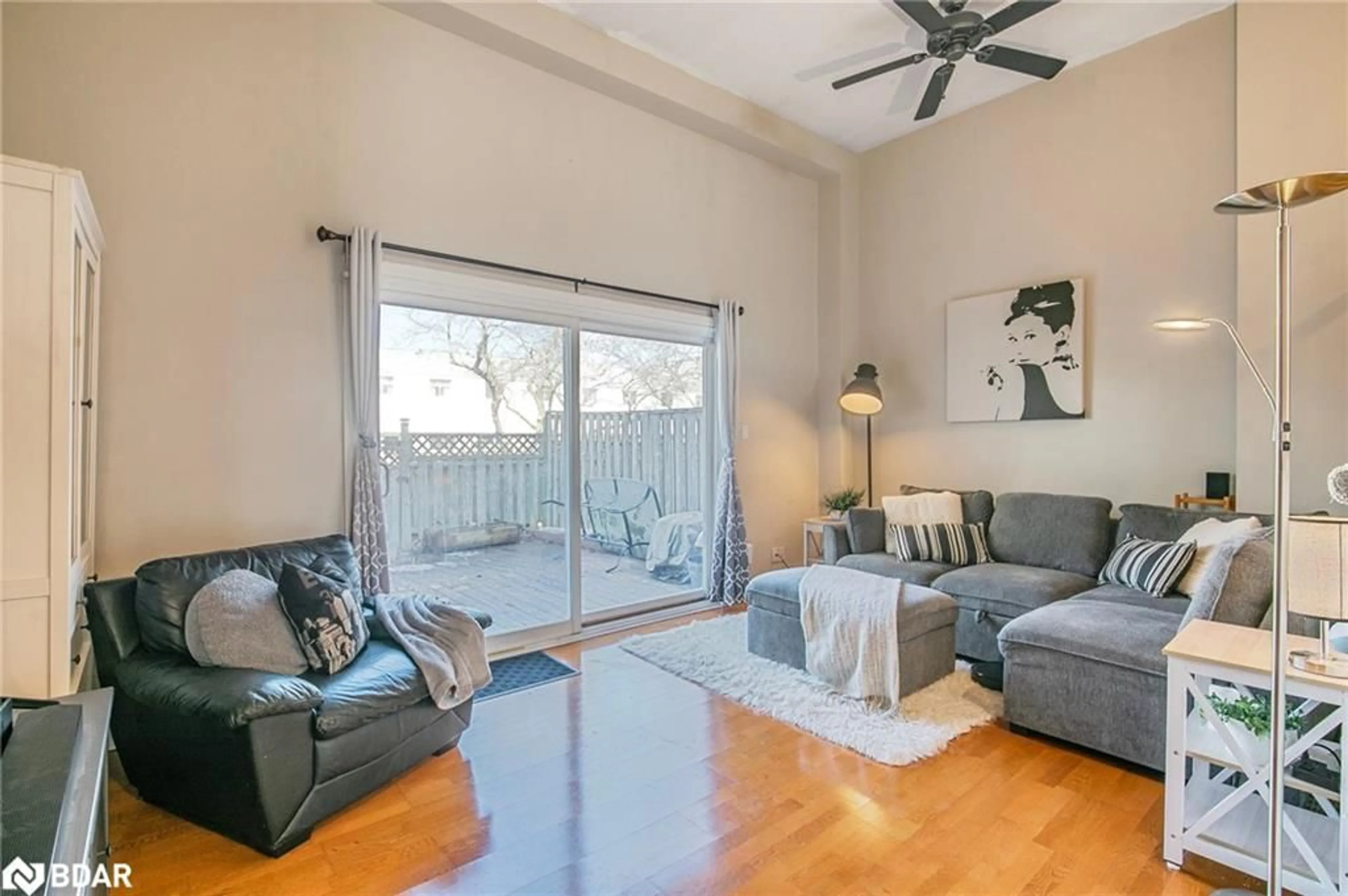 Living room, wood floors for 325 William St #31, Shelburne Ontario L9V 2X6