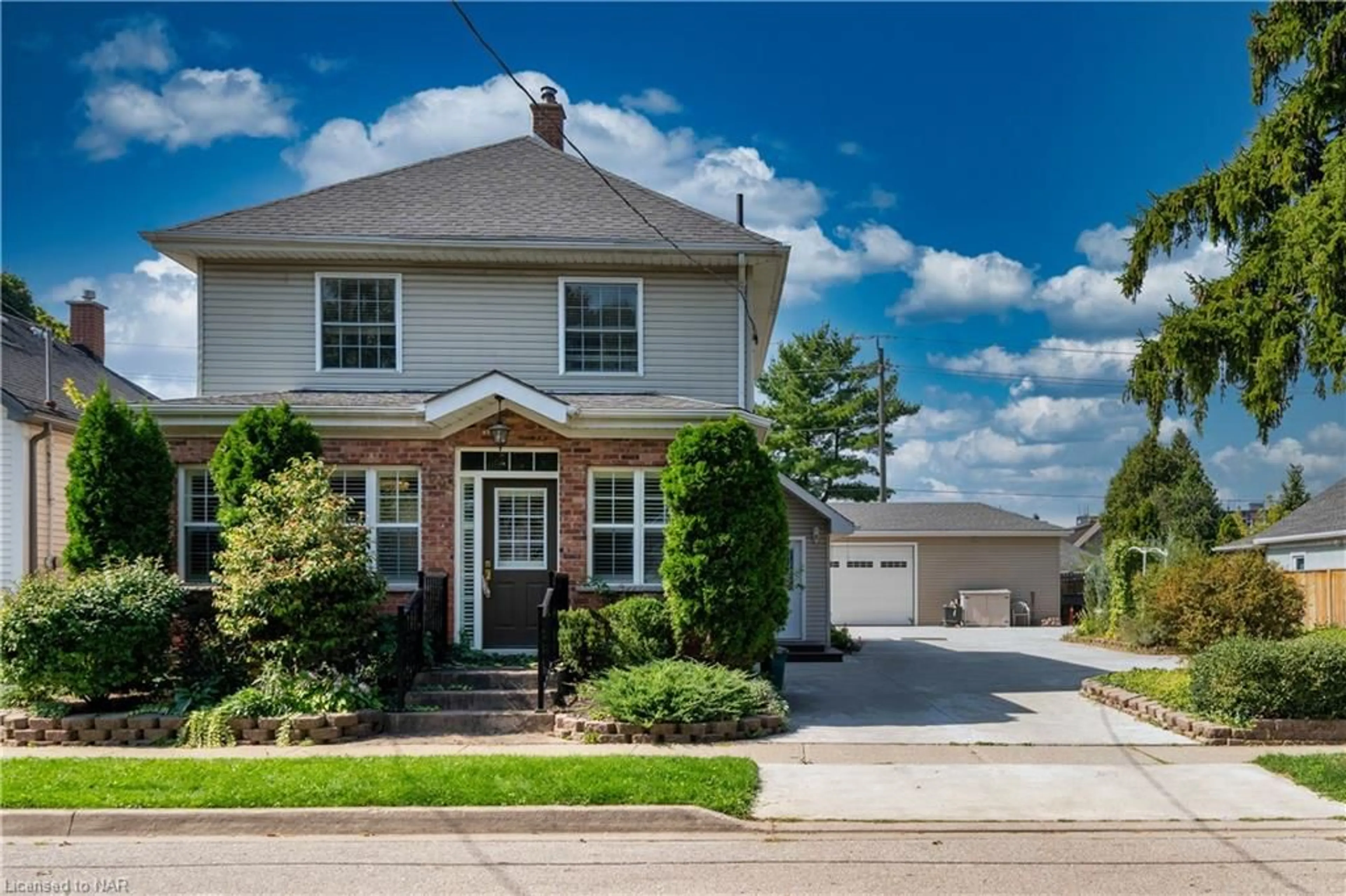 Frontside or backside of a home, cottage for 63 Rodman St, St. Catharines Ontario L2R 5C9