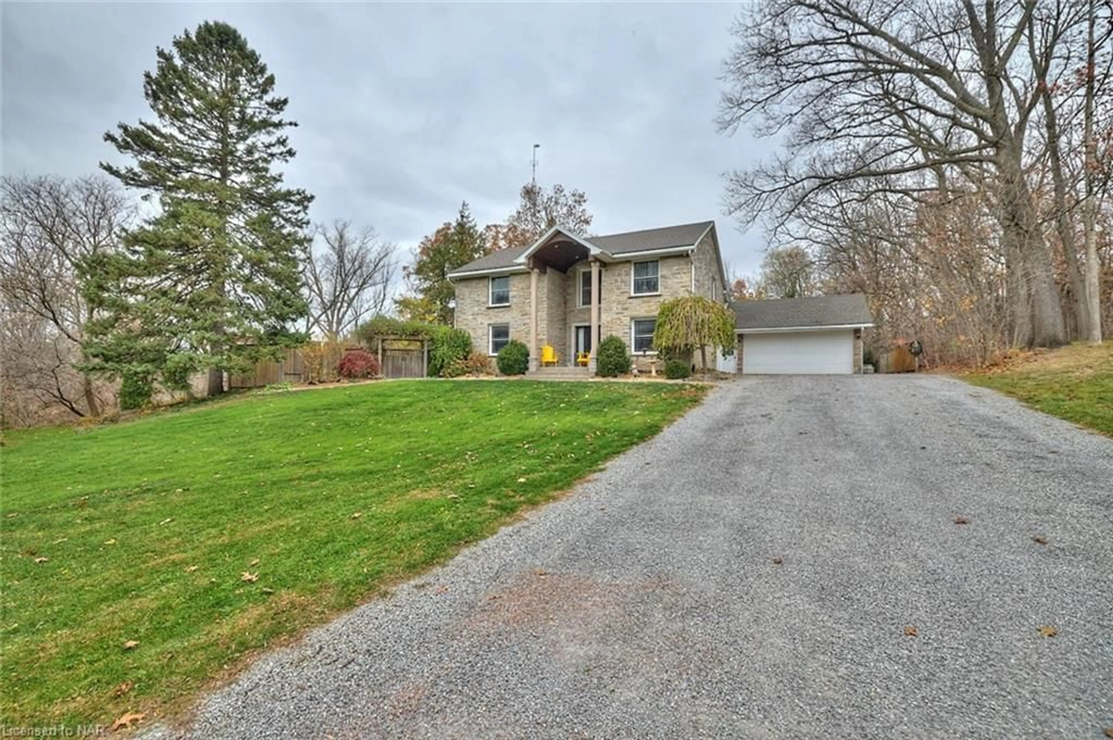 Frontside or backside of a home, cottage for 6147 Stamford Townline Rd, Niagara-on-the-Lake Ontario L0S 1P0