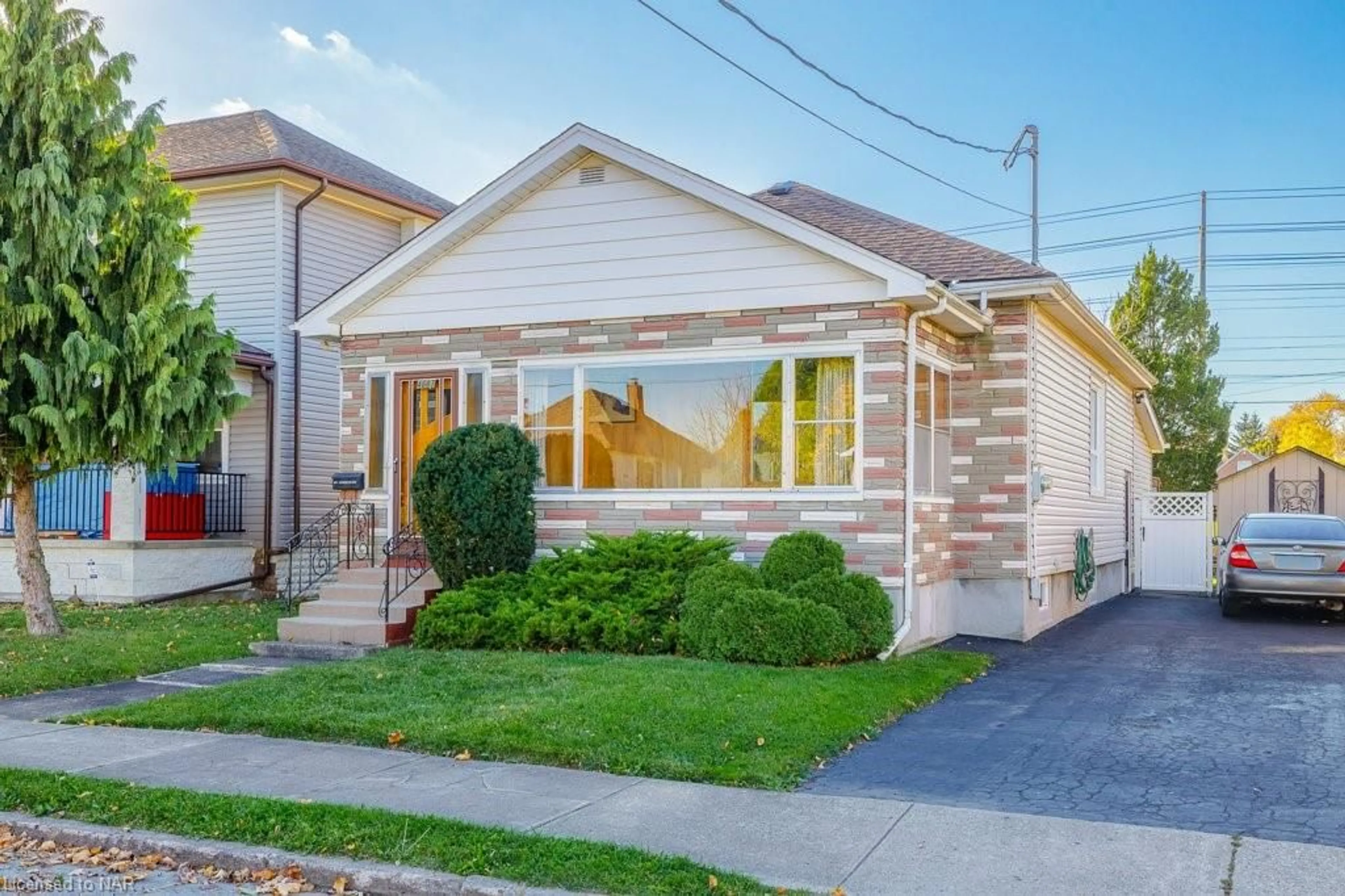 Frontside or backside of a home, cottage for 4667 Sixth Ave, Niagara Falls Ontario L2E 4T4