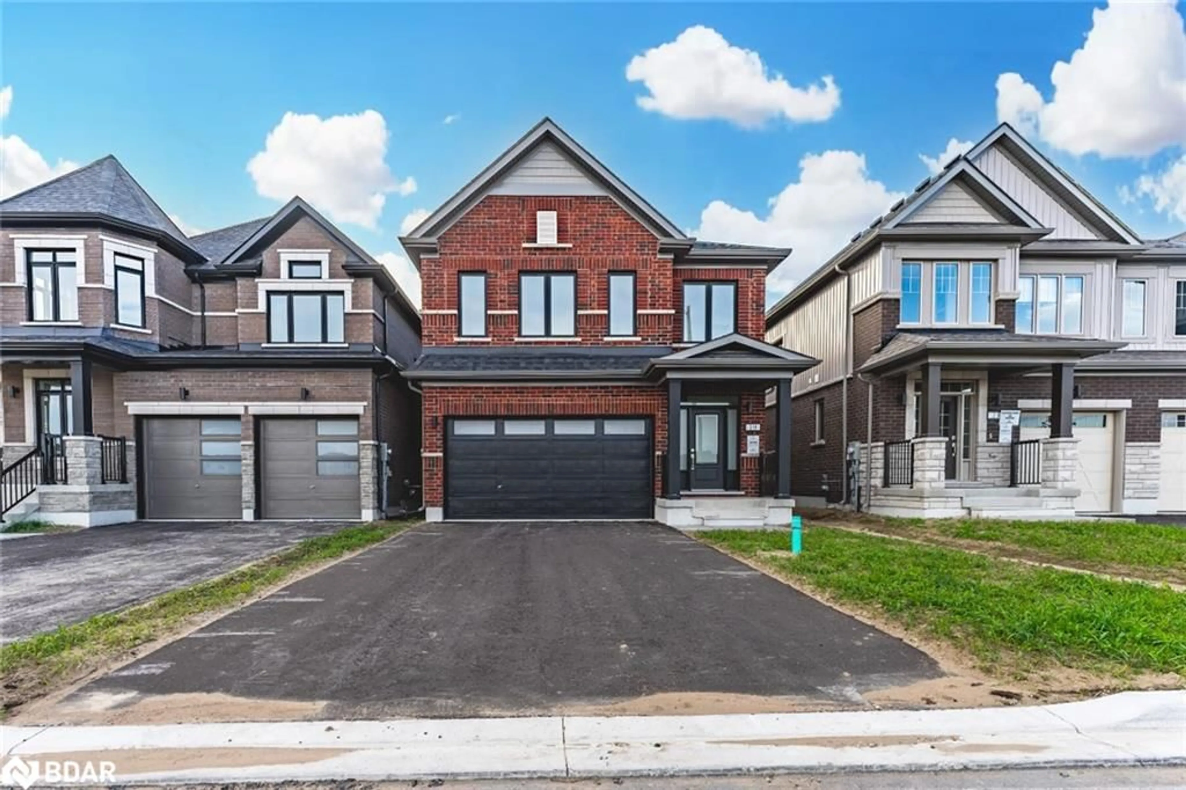 Frontside or backside of a home, the street view for 19 Amsterdam Dr, Barrie Ontario L9J 0Z5