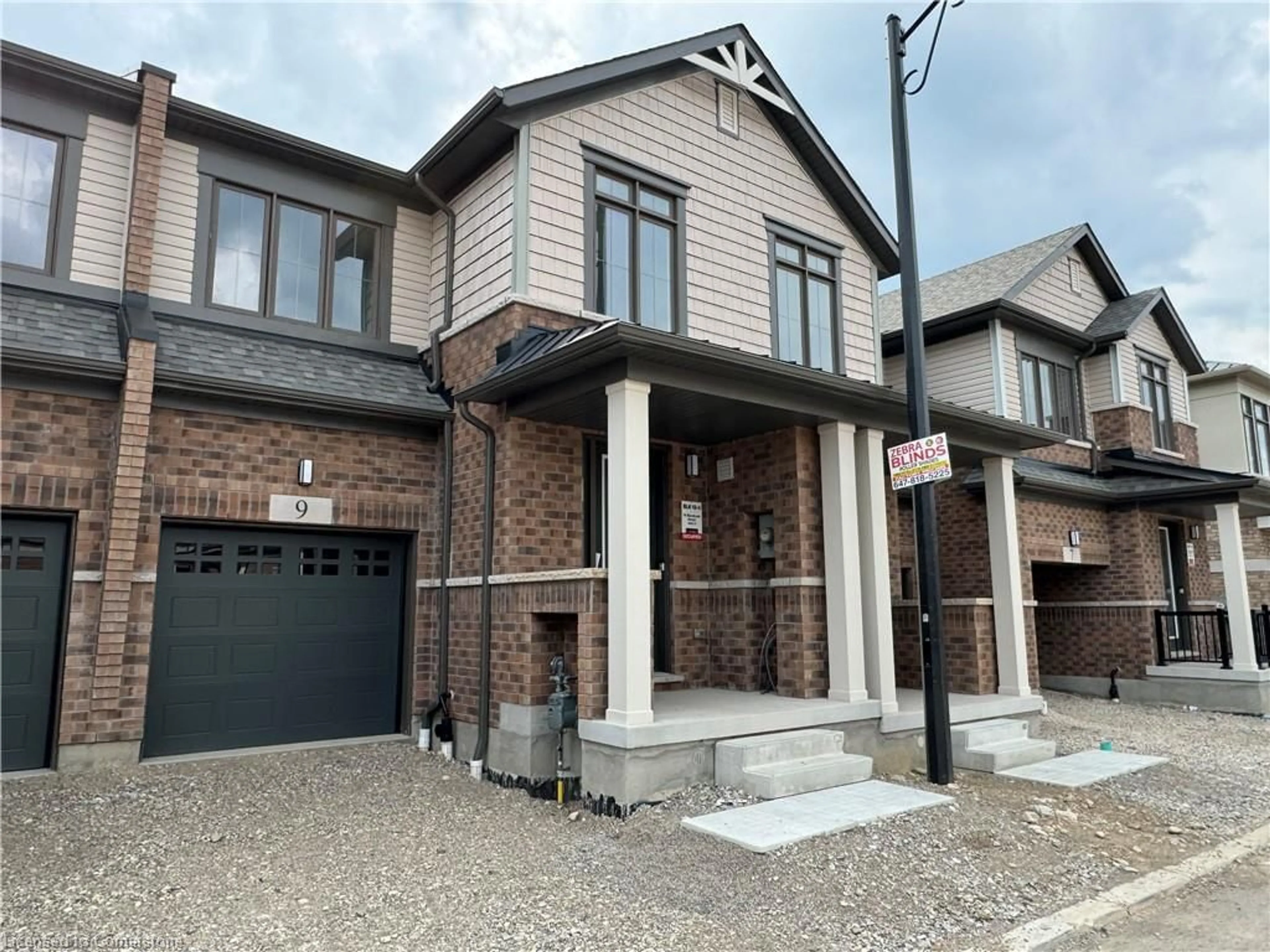 Home with brick exterior material for 15 Blacklock Street St #09, Cambridge Ontario N1S 0E6