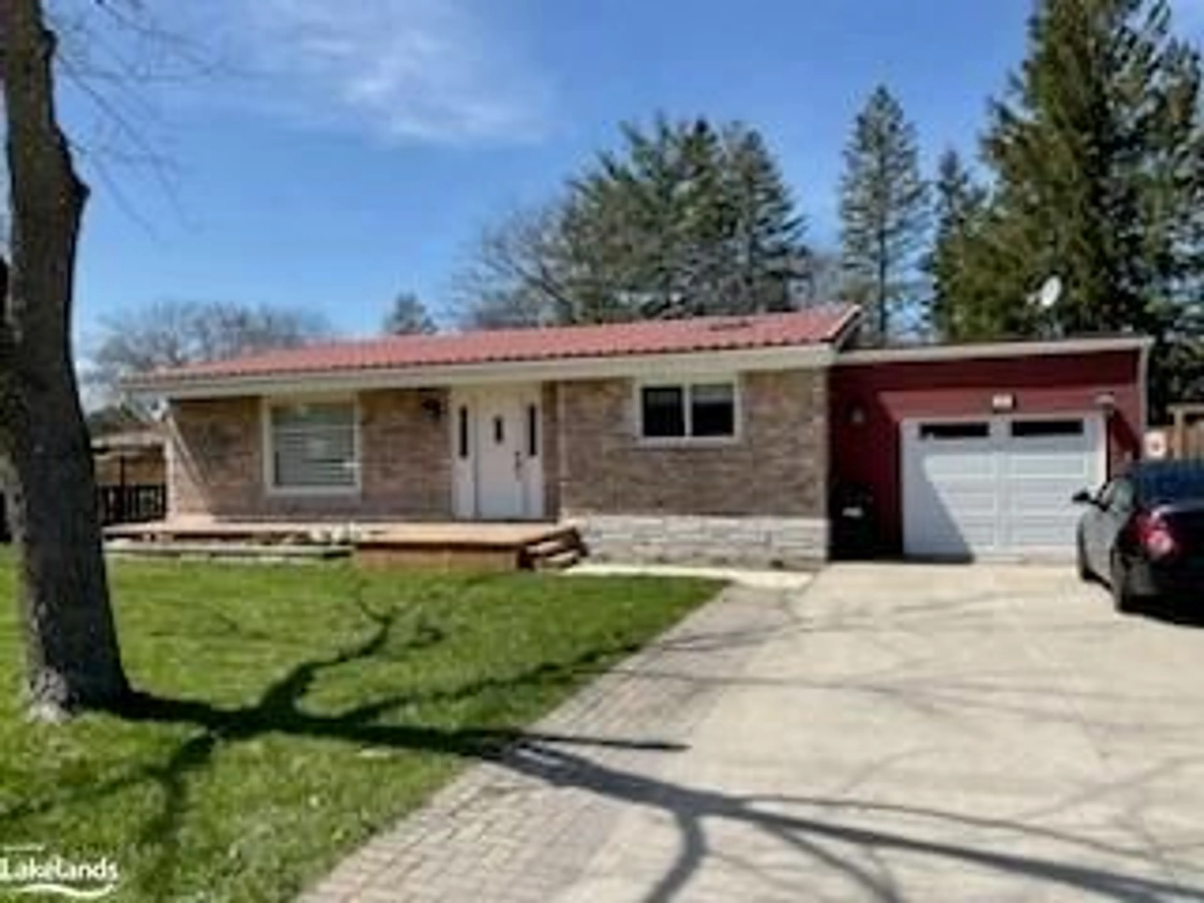 Frontside or backside of a home, cottage for 214 Eliza St, Stayner Ontario L0M 1S0