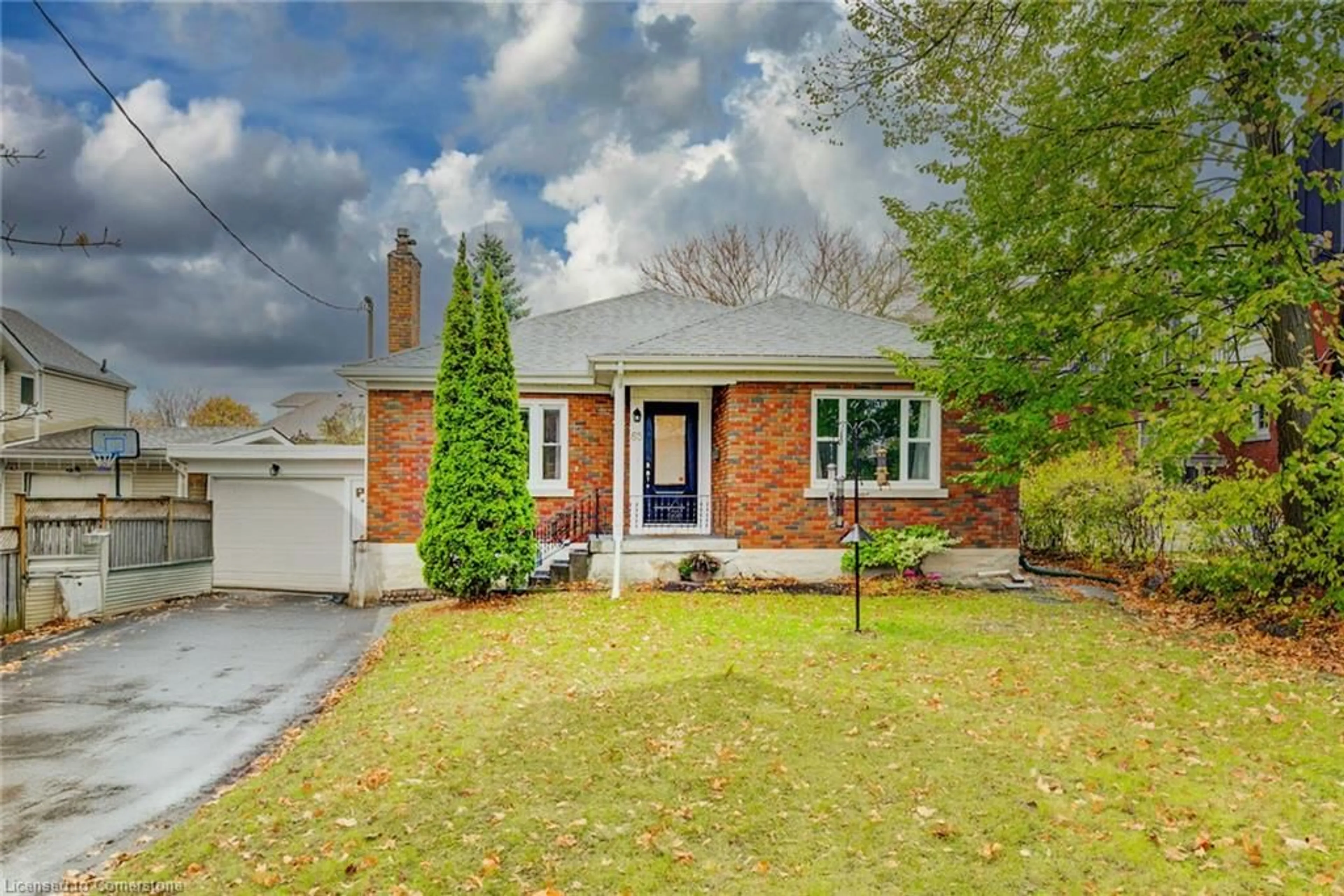 Home with brick exterior material for 65 Sheldon Ave, Kitchener Ontario N2H 3M1