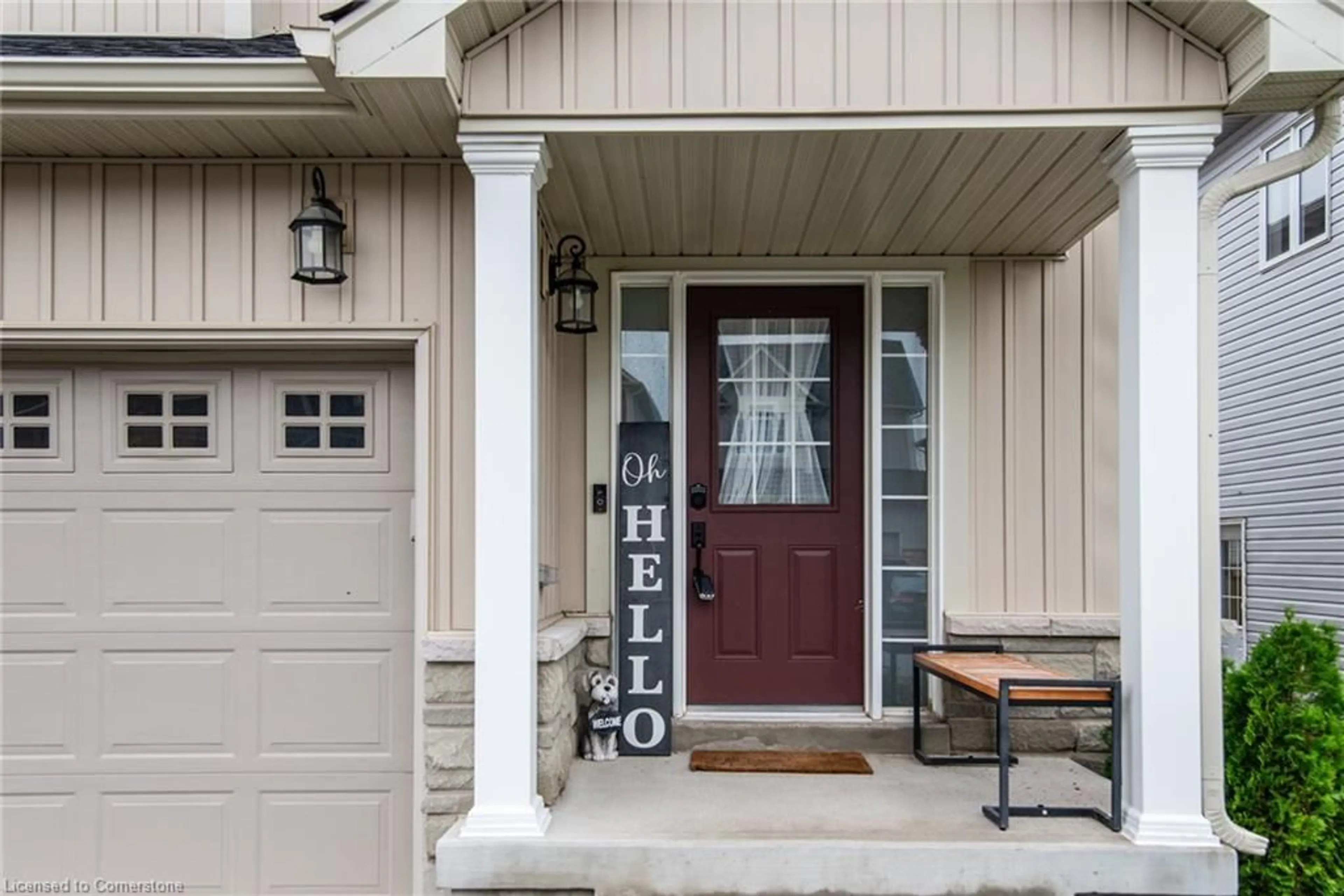 Indoor entryway, wood floors for 132 Courtney St, Fergus Ontario N1M 0E3