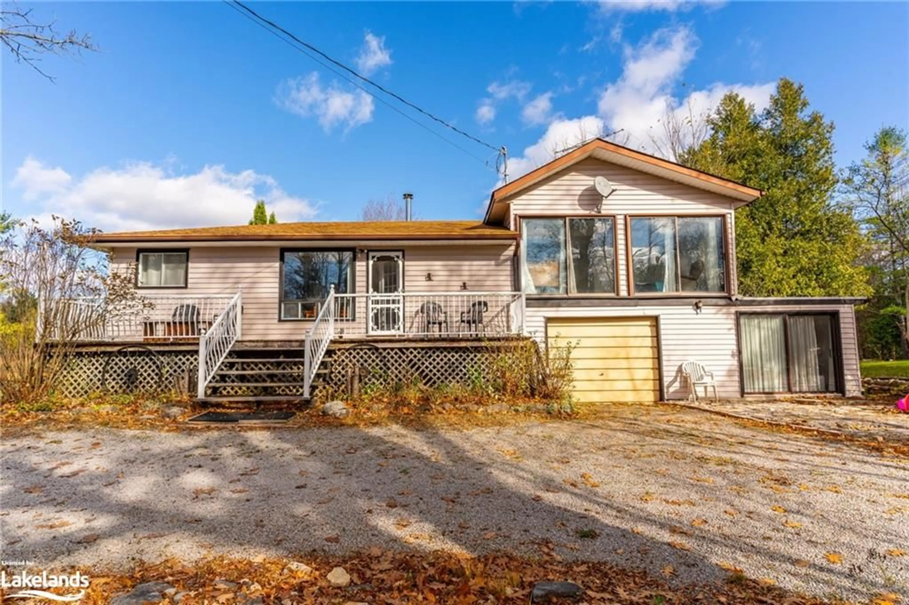 Frontside or backside of a home, cottage for 20 Camelot Pl, Kirkfield Ontario K0M 2B0