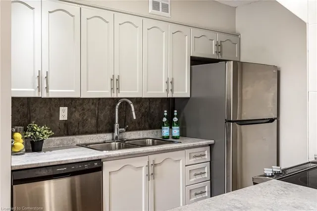 Additional property image - 10 John St Unit 209