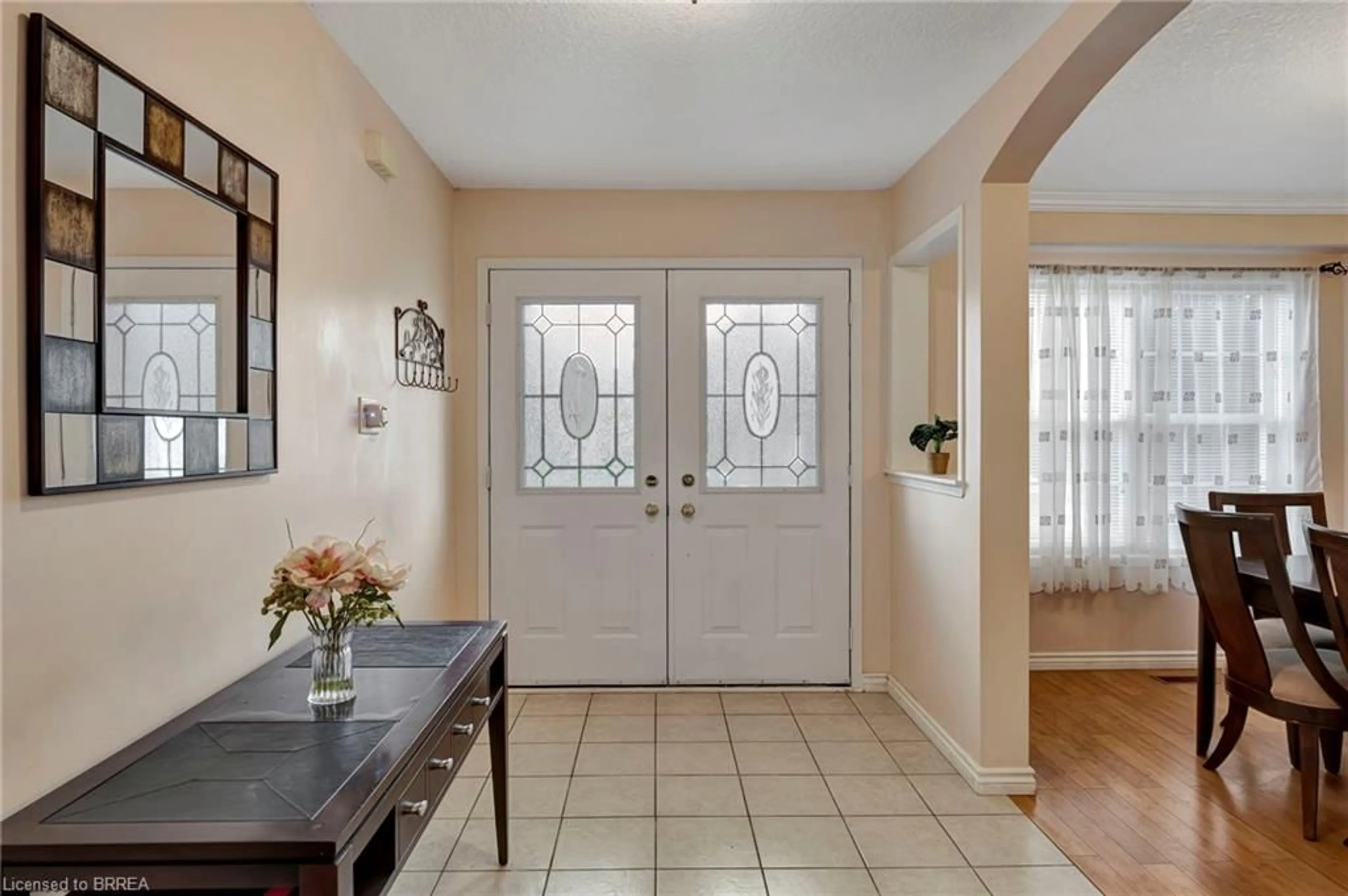 Indoor entryway, wood floors for 144 Blackburn Dr, Brantford Ontario N3T 6S2