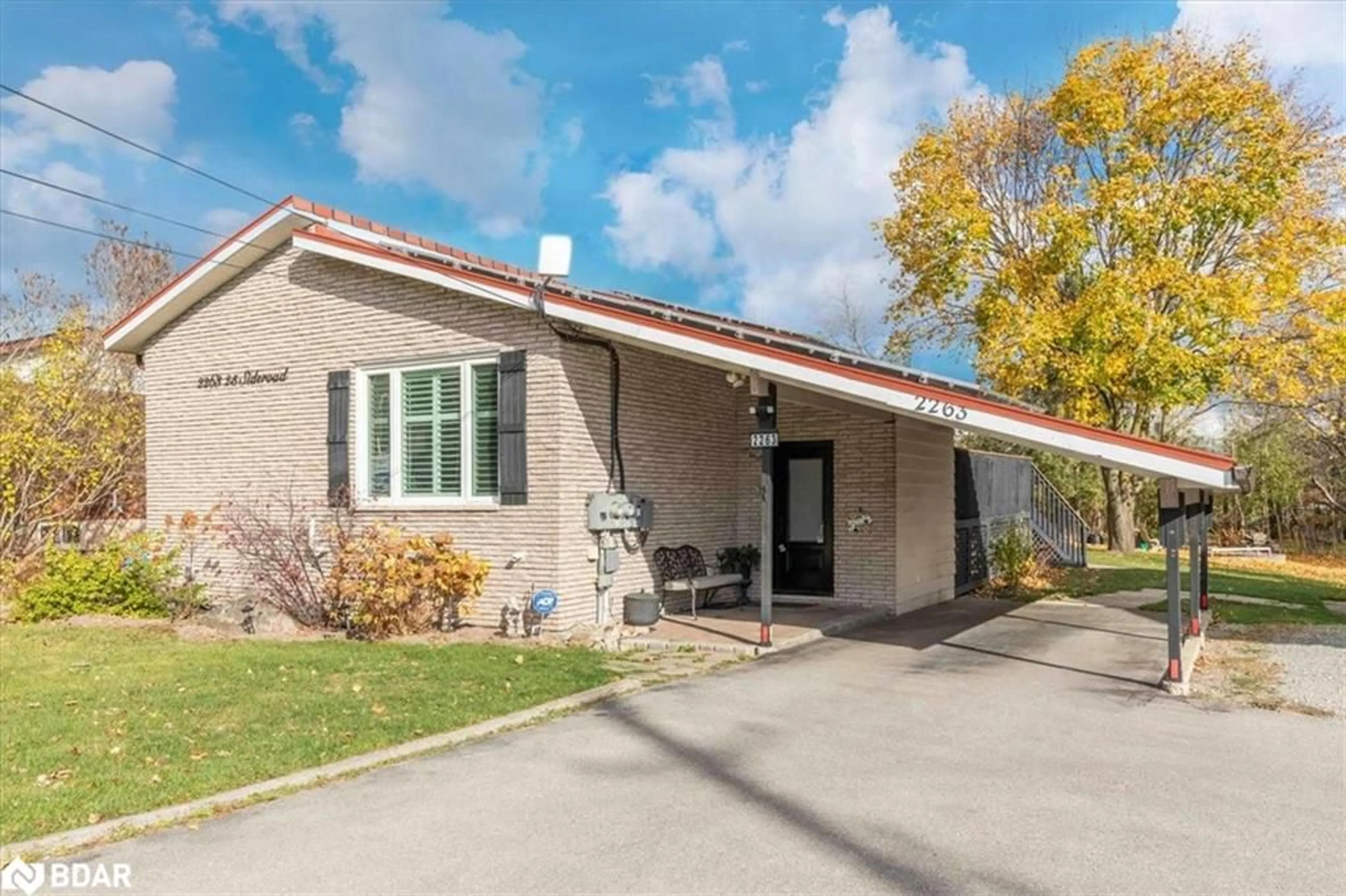 A pic from exterior of the house or condo, the front or back of building for 2263 25th Sideroad, Innisfil Ontario L9S 2E5