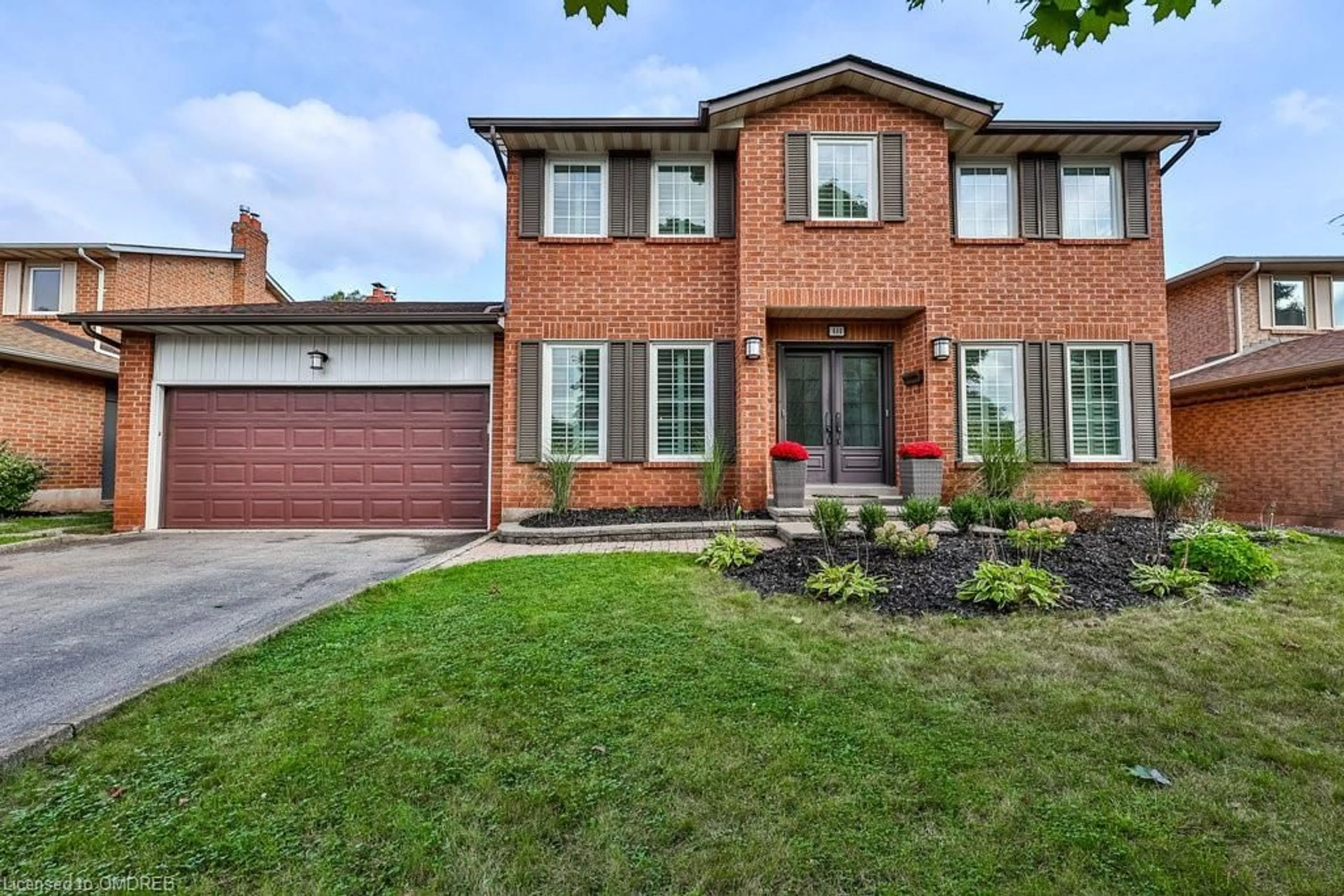 Home with brick exterior material for 444 Lincoln Gate, Oakville Ontario L6H 3J7