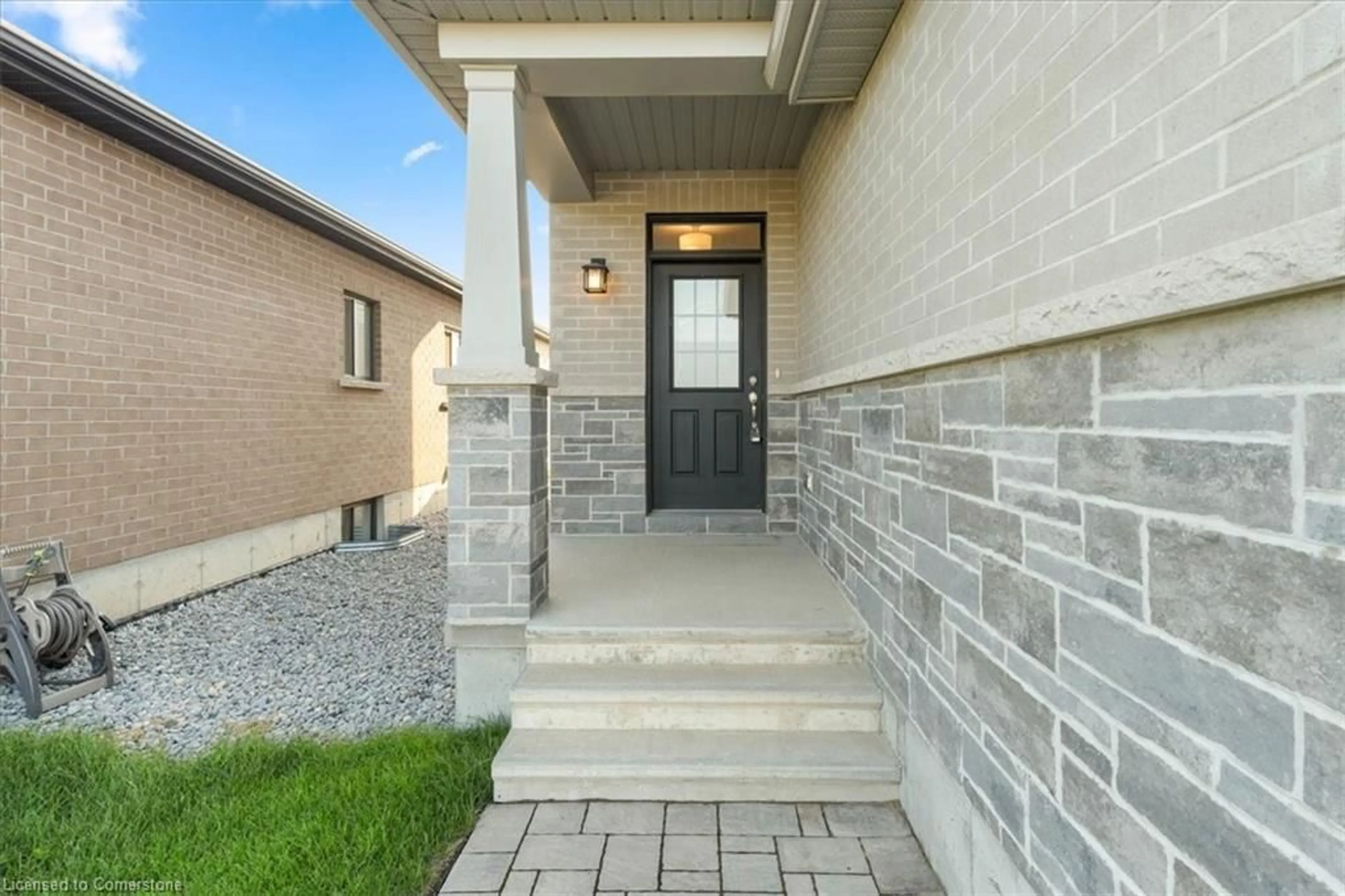 Indoor entryway, cement floor for 129 Essex Dr, Belleville Ontario K8N 0S7