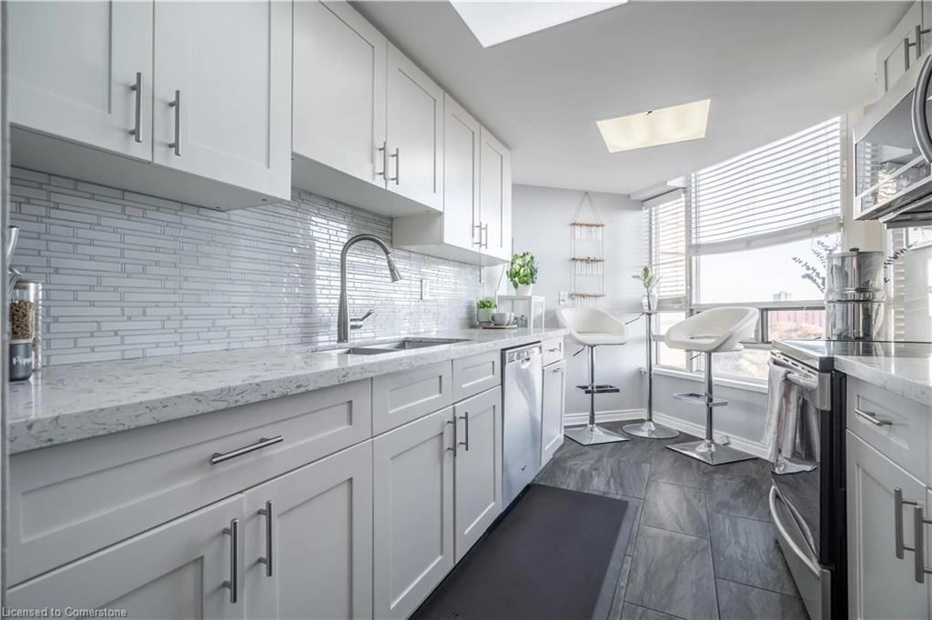 Contemporary kitchen, ceramic floors for 75 King St #1208, Mississauga Ontario L5A 4G5