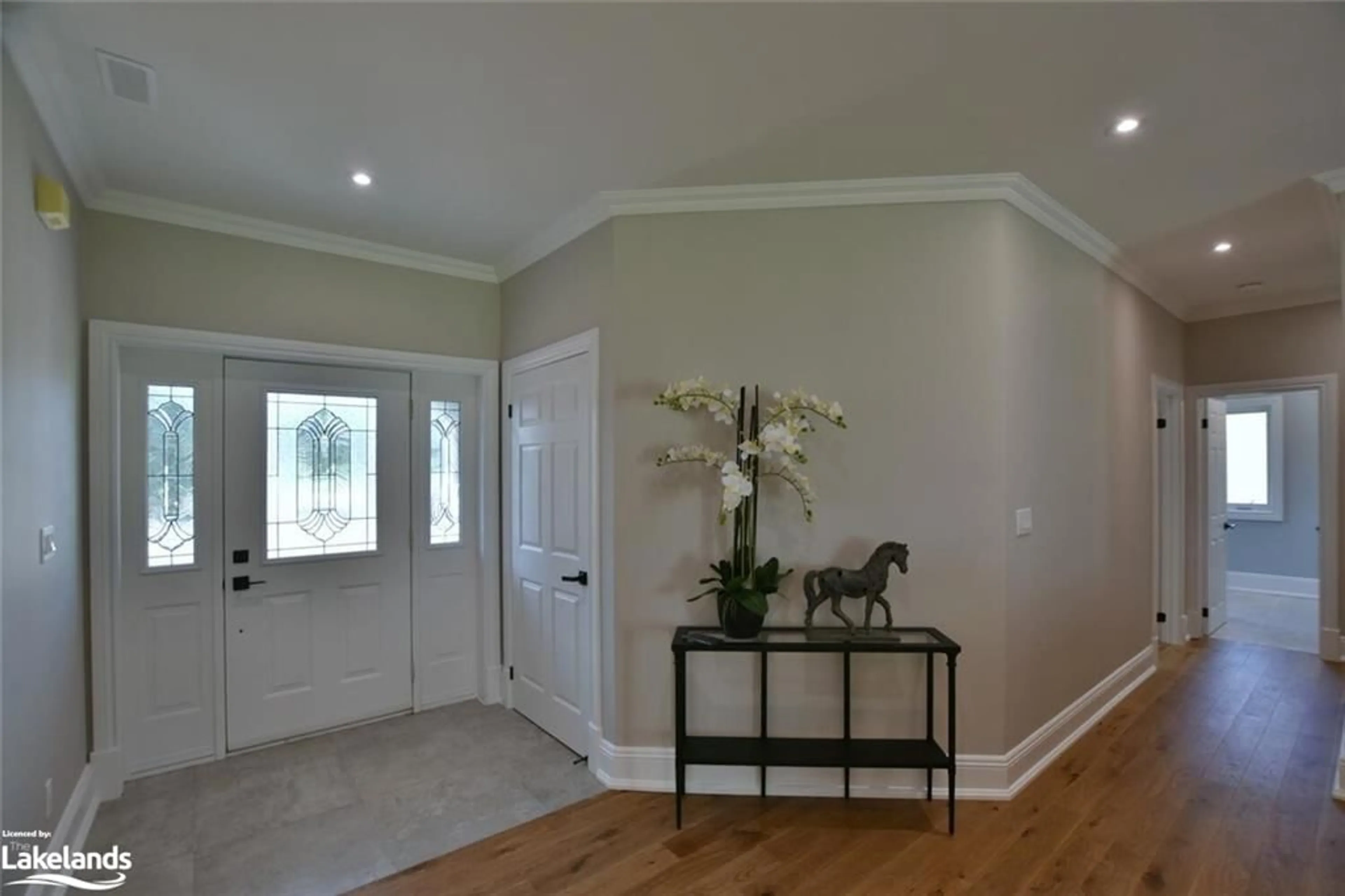 Indoor entryway, wood floors for 4 Laurel Blvd, Collingwood Ontario L9Y 5A8